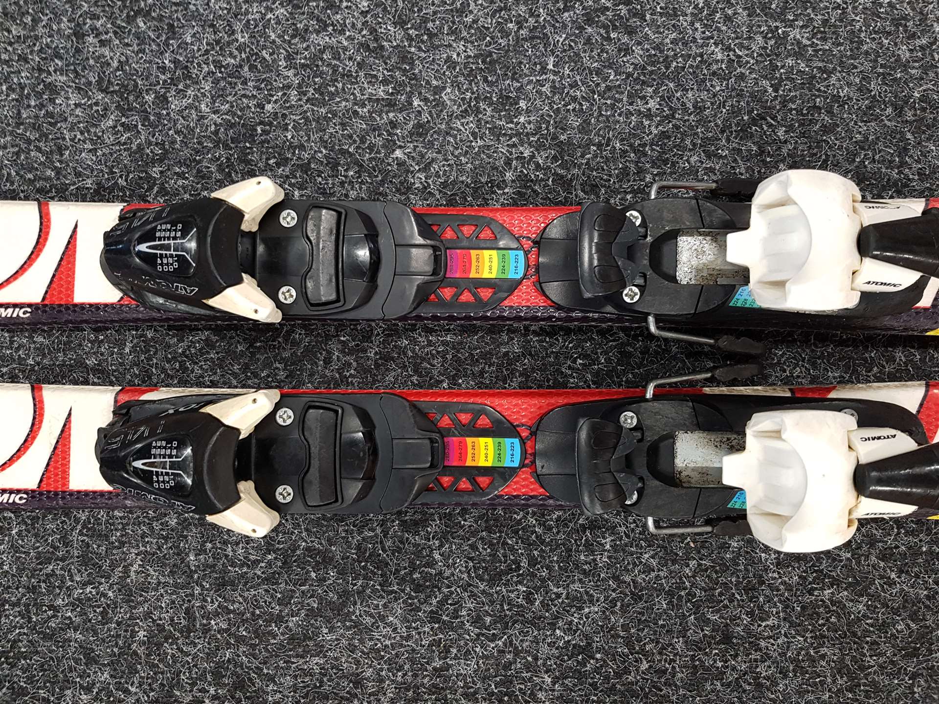 Použité lyže Atomic Race 7