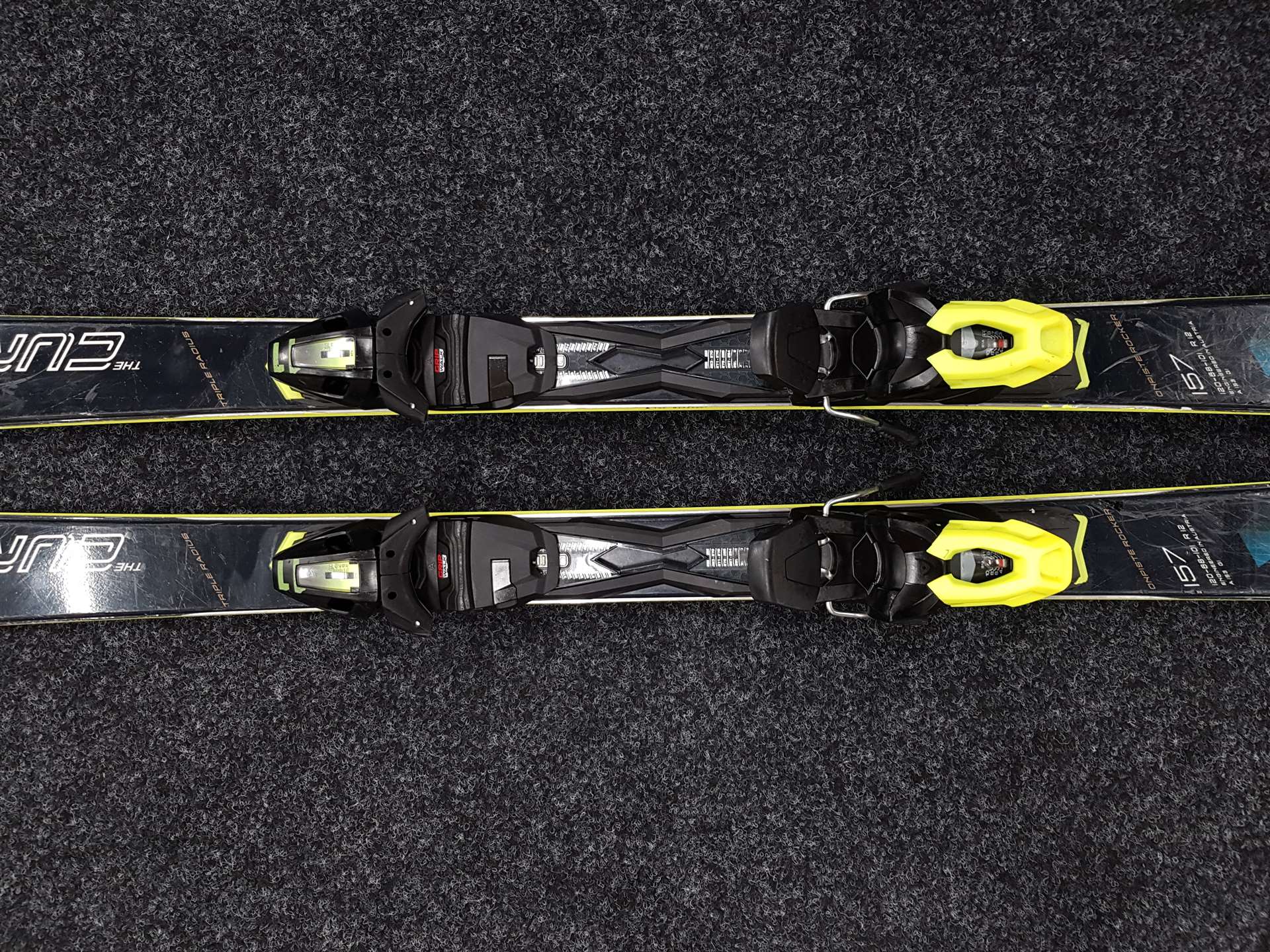 Použité lyže FISCHER The Curv RC4 + viazanie Fischer11
