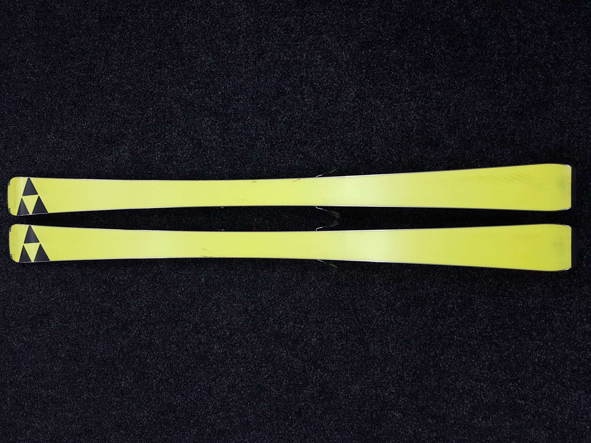 Použité lyže FISCHER The Curv RC4 + viazanie Fischer11