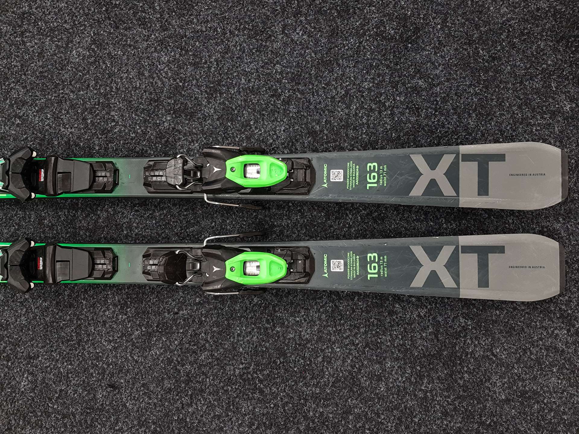 Použité lyže ATOMIC Redster XT + viazanie Atomic 10