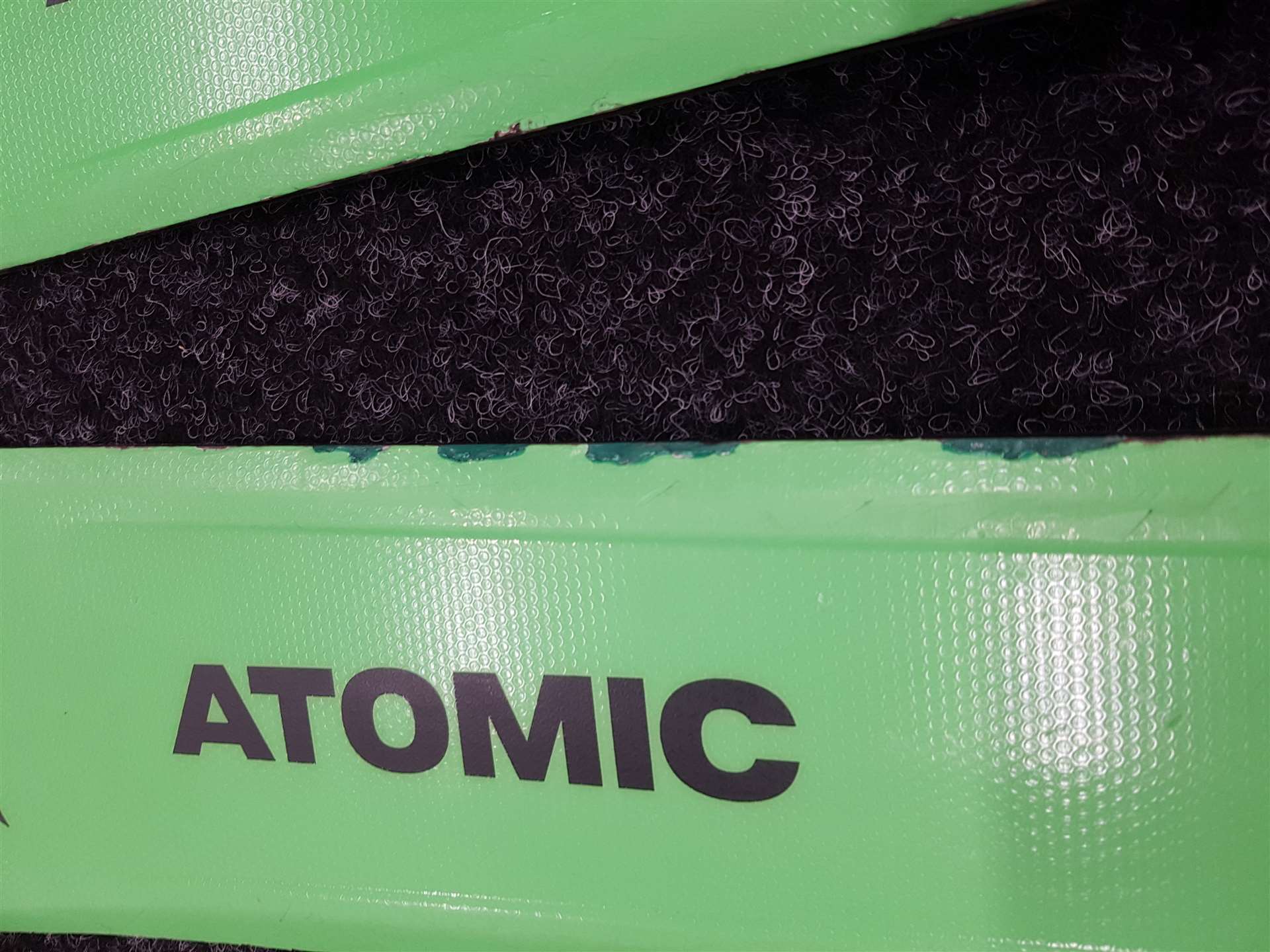 Použité lyže ATOMIC Redster XT + viazanie Atomic 10