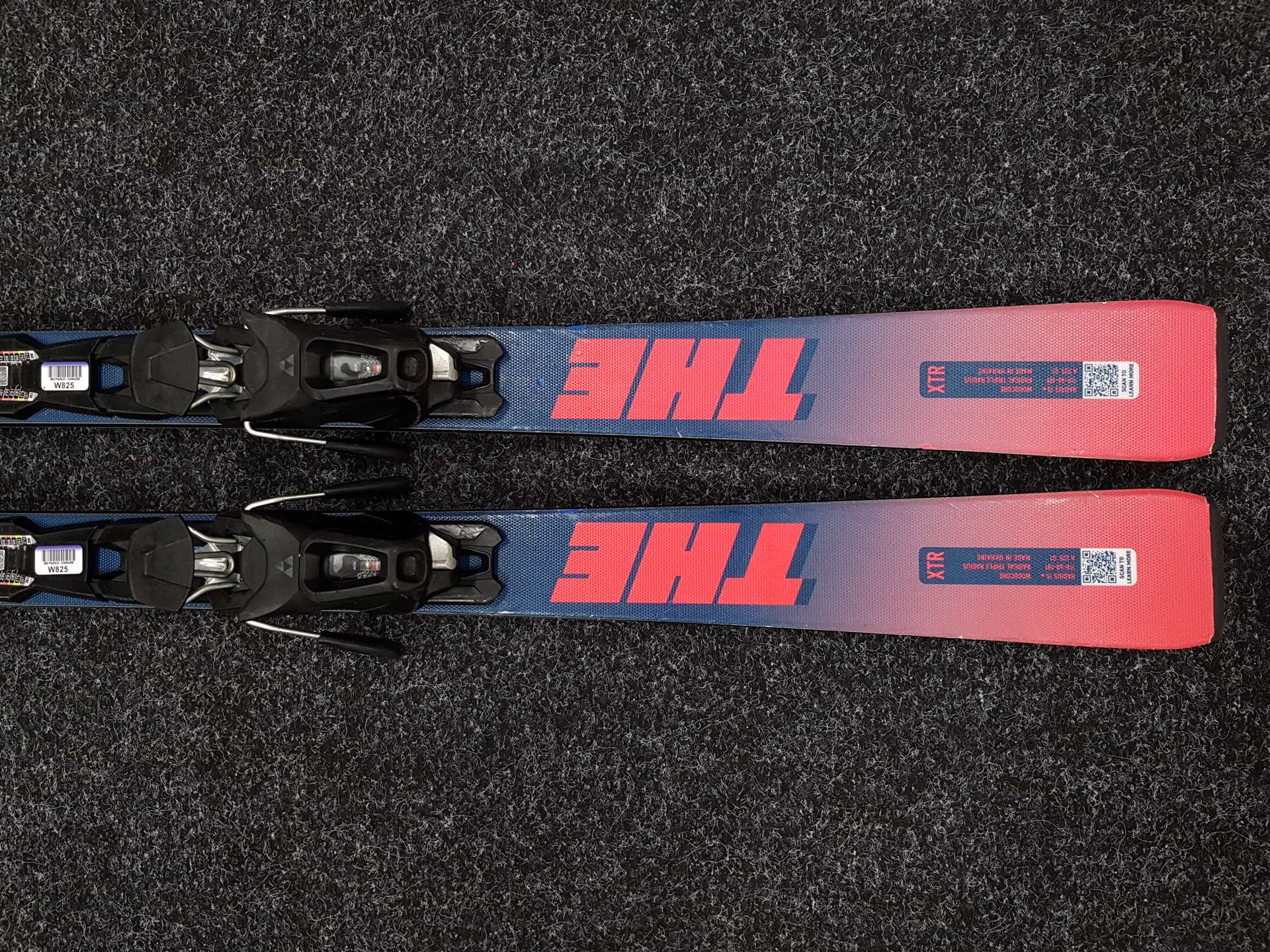 Použité lyže FISCHER The Curv + viazanie Fischer RS 10