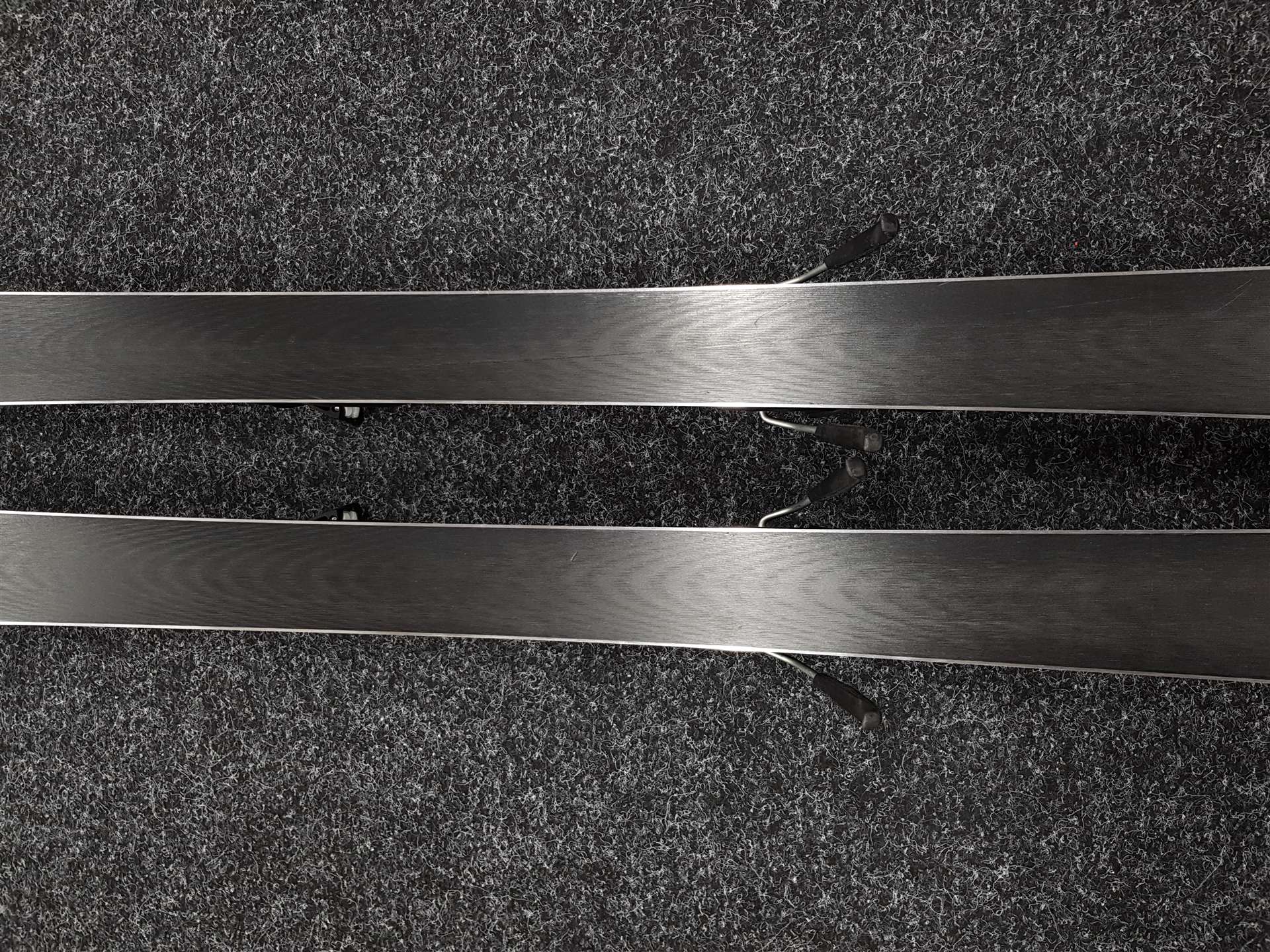 Použité lyže FISCHER The Curv + viazanie Fischer RS 10