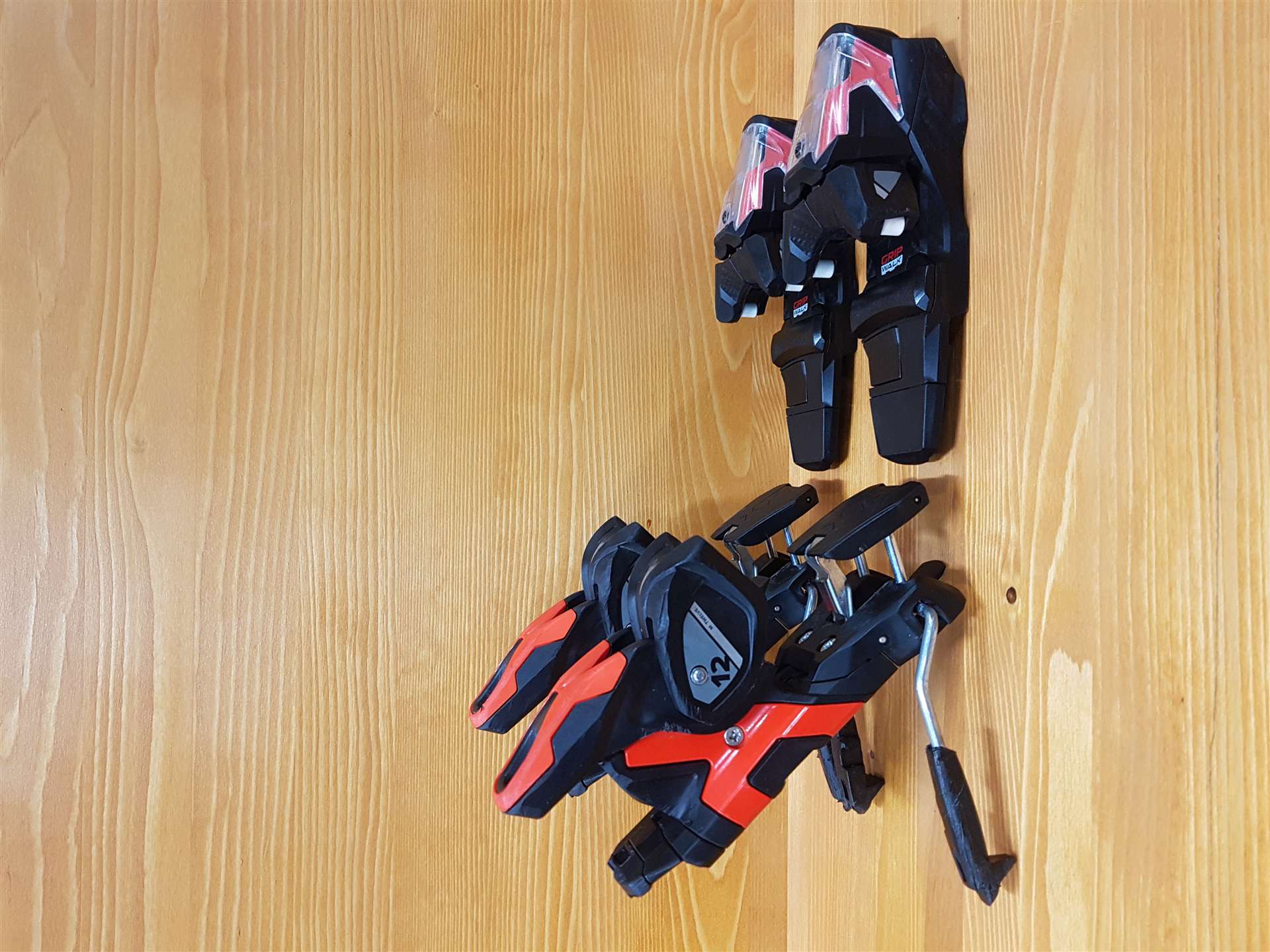 Použité viazanie Atomic M 12 (12 DIN)