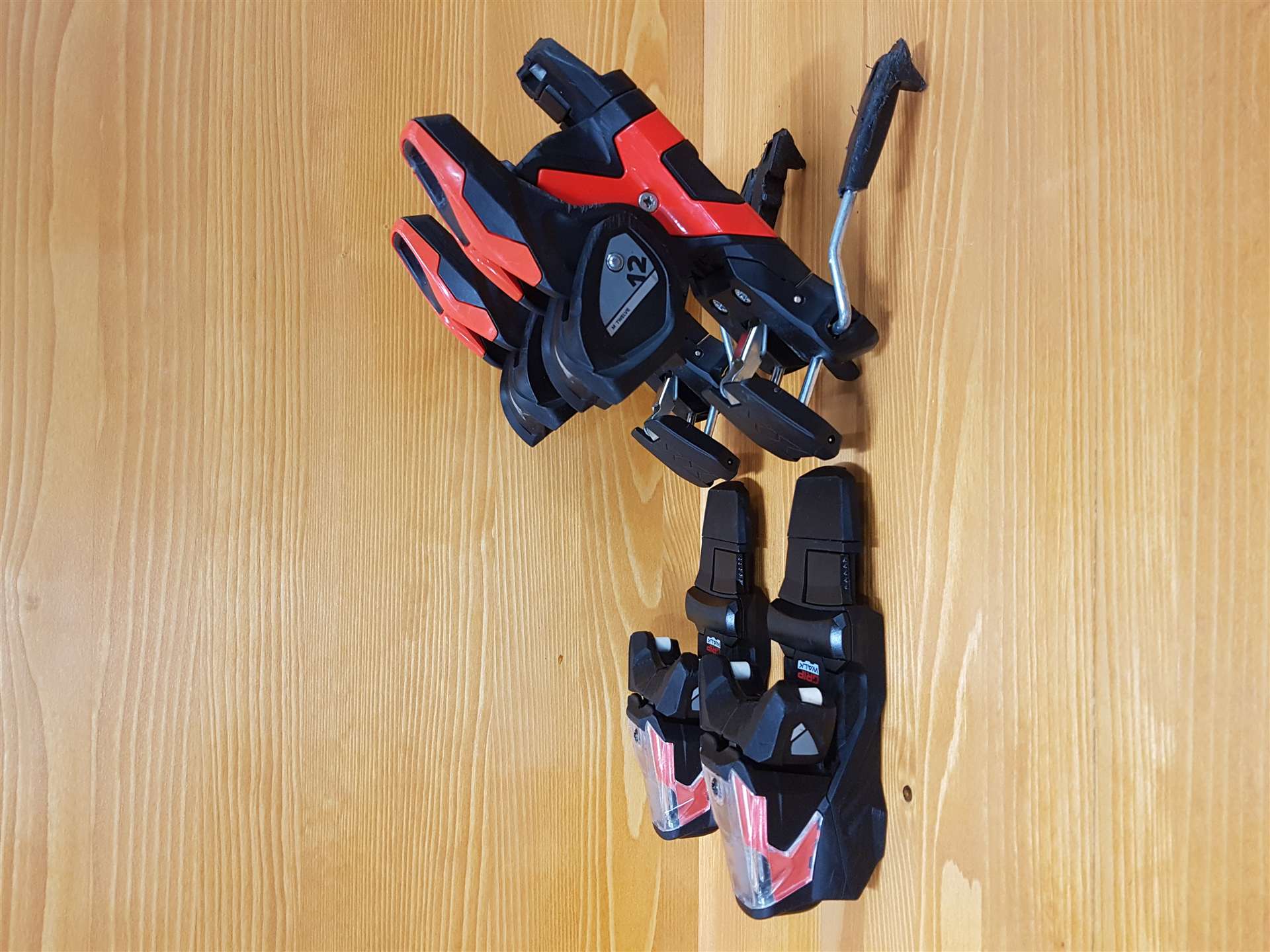 Použité viazanie Atomic M 12 (12 DIN)