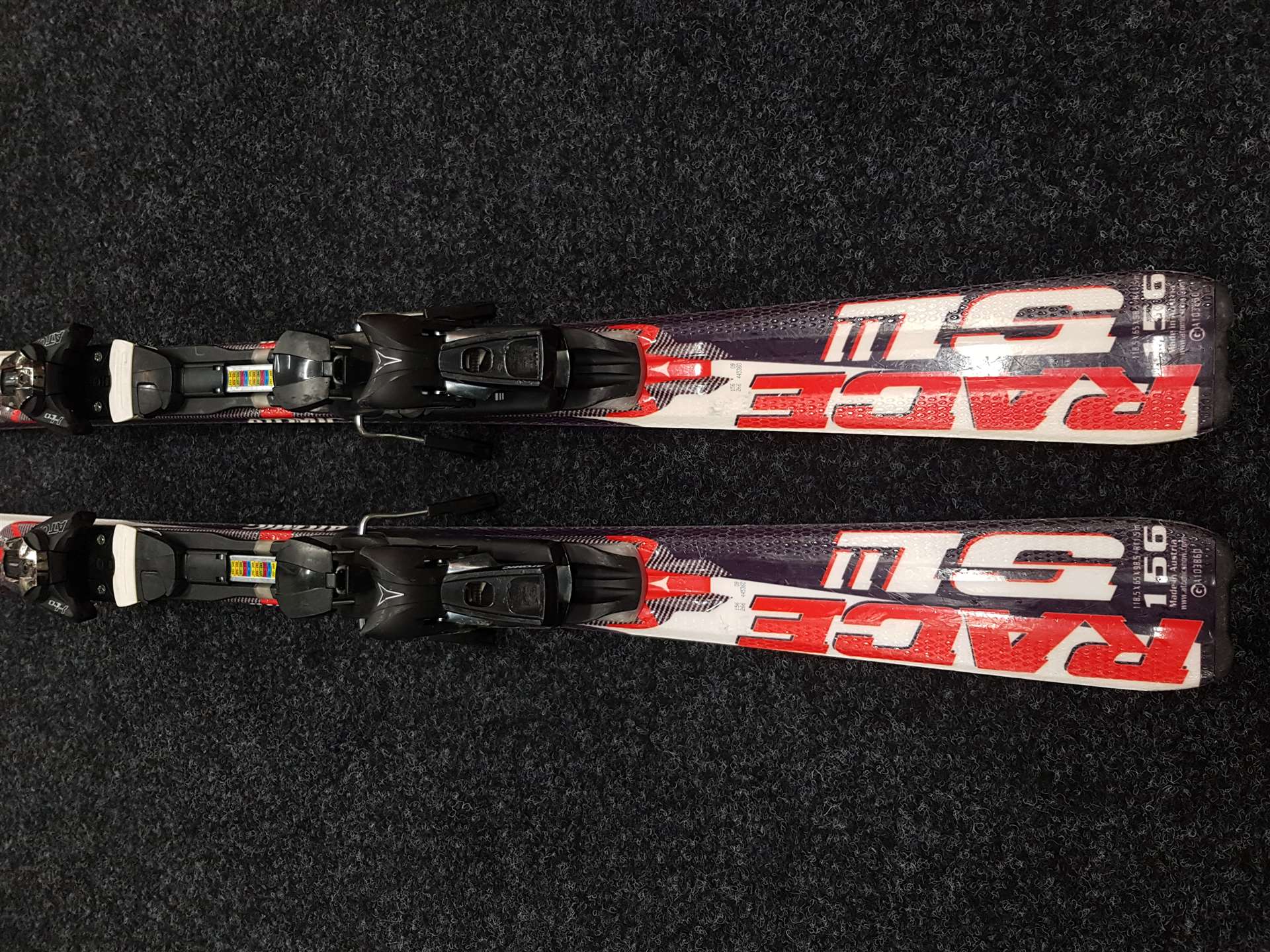 Použité lyže ATOMIC Race SL + viazanie Atomic 10
