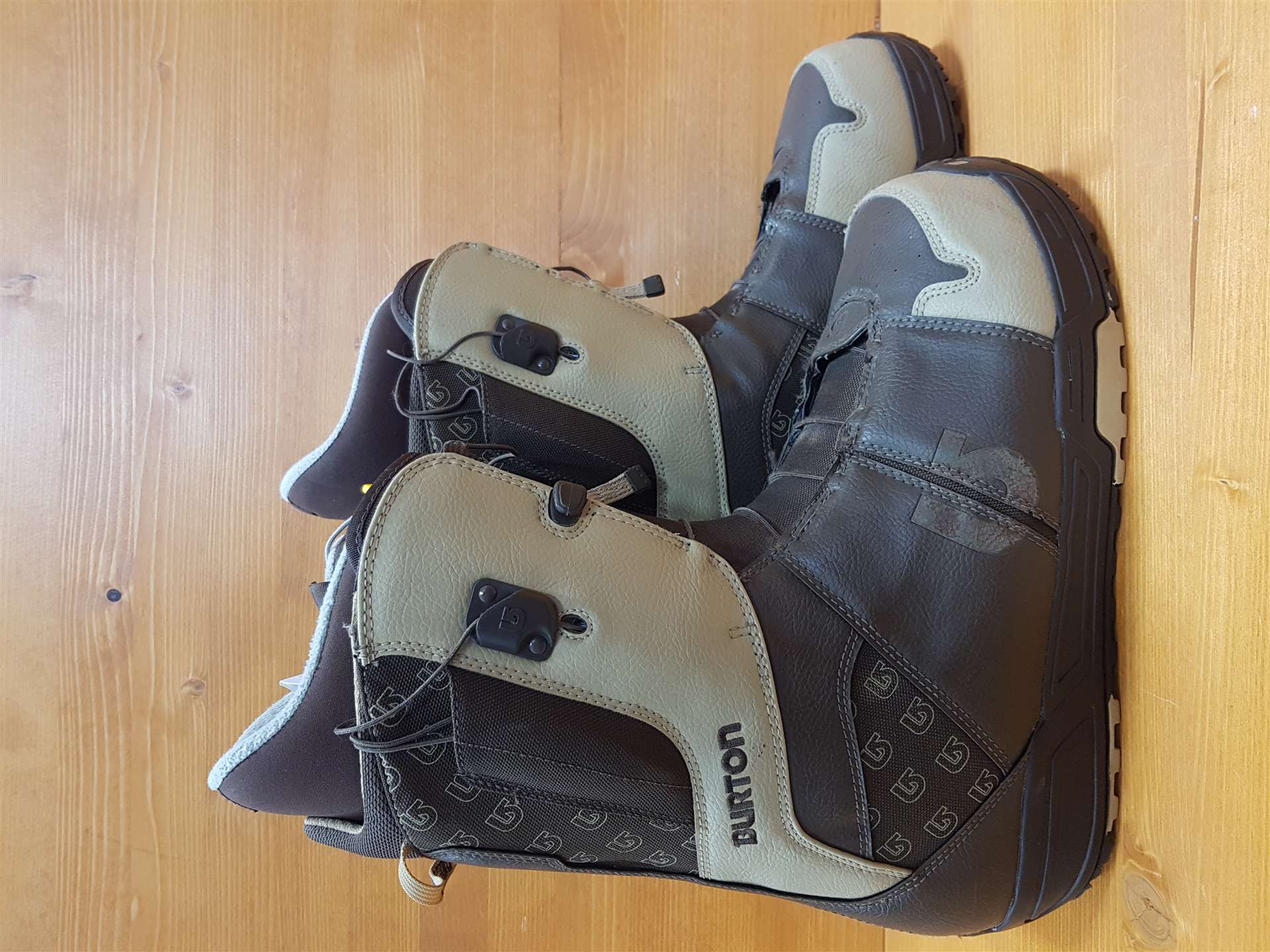 Použité snowboardové topánky BURTON Moto