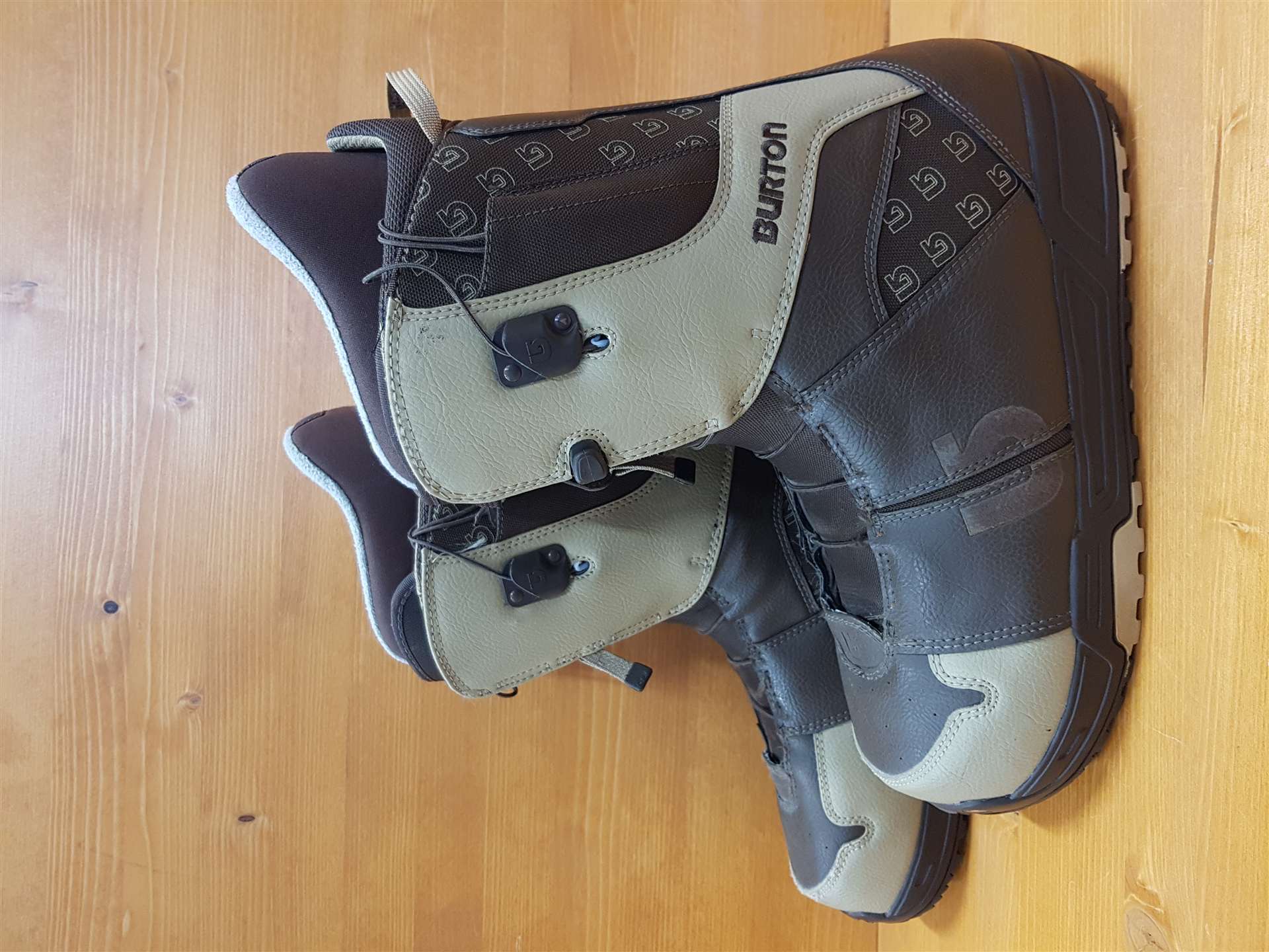 Použité snowboardové topánky BURTON Moto