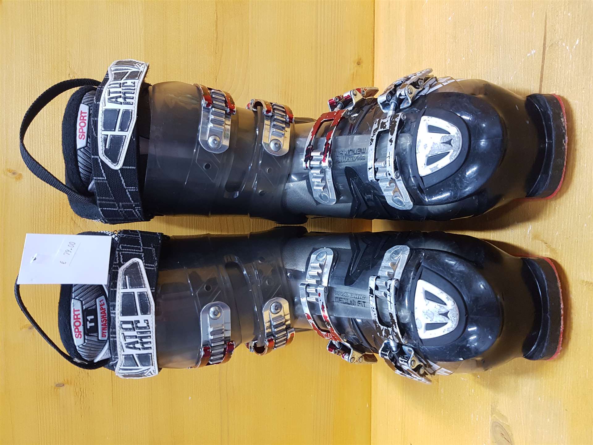 Použité lyžiarky Atomic Hawx 90
