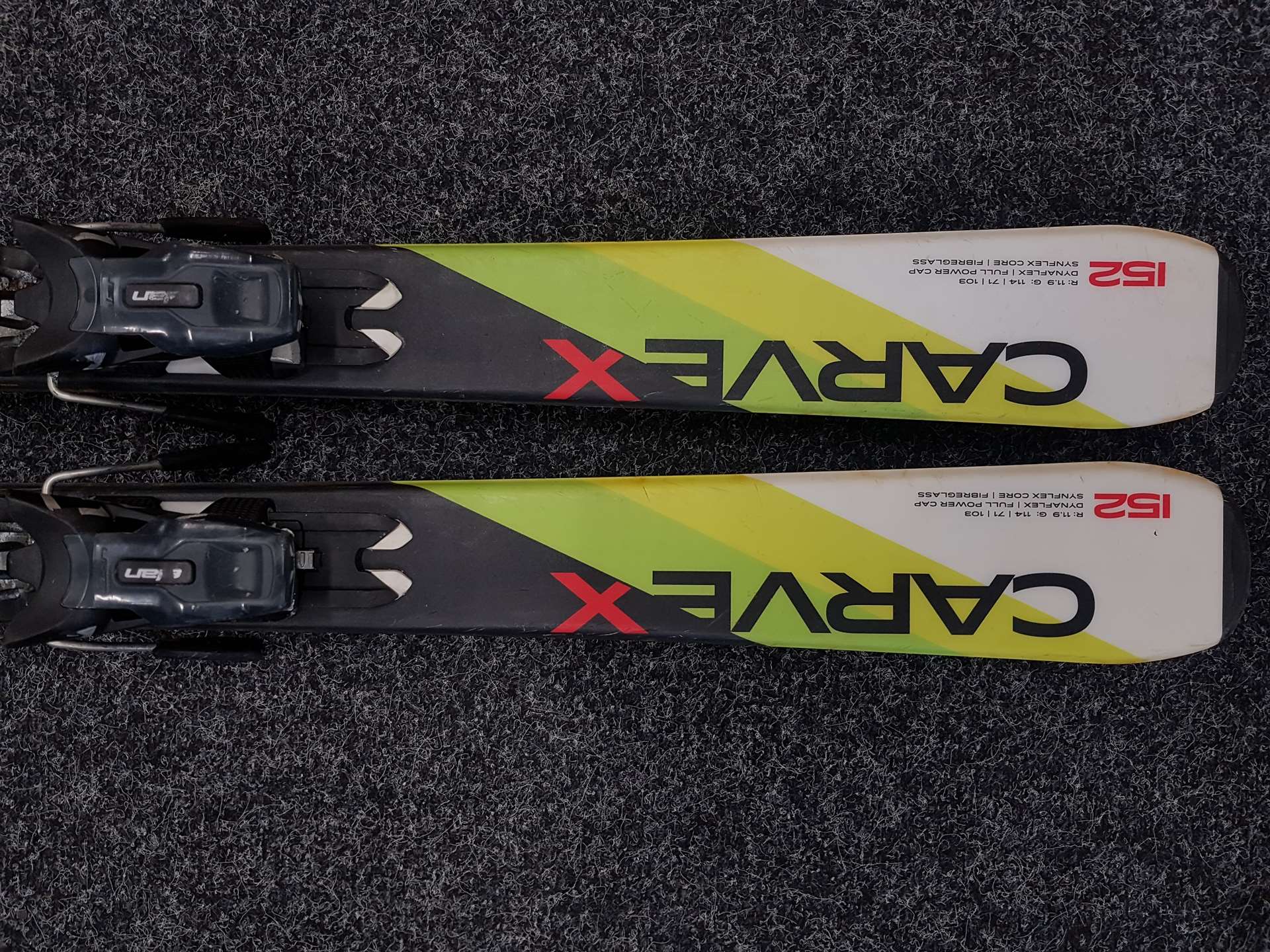 Bazárové lyže Elan Carve X