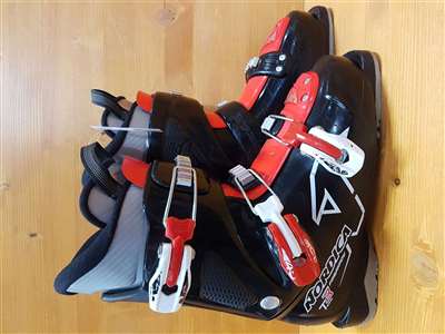 Použité lyžiarky NORDICA Firearrow Team 3
