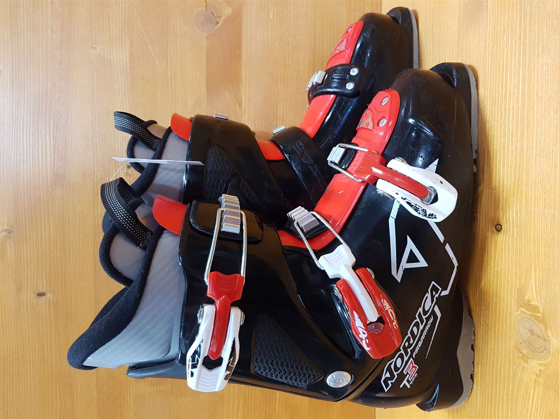Použité lyžiarky NORDICA Firearrow Team 3