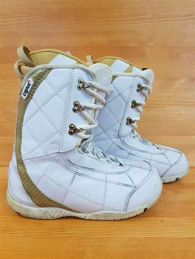 Použité snowboardové topánky CYGNUS 8