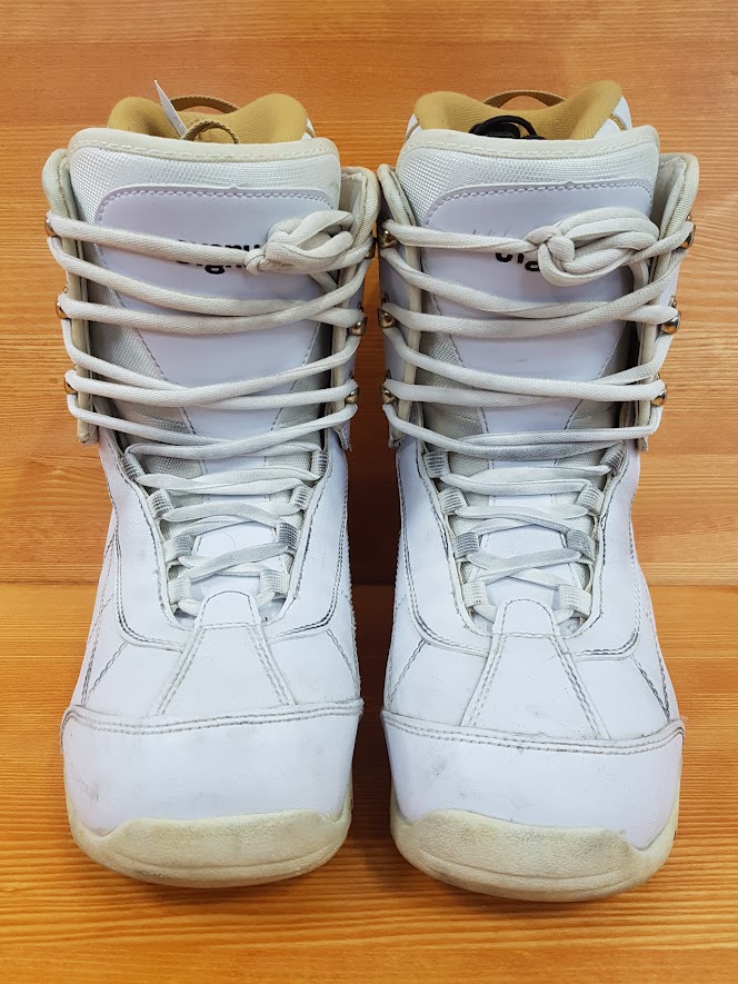 Použité snowboardové topánky CYGNUS 8