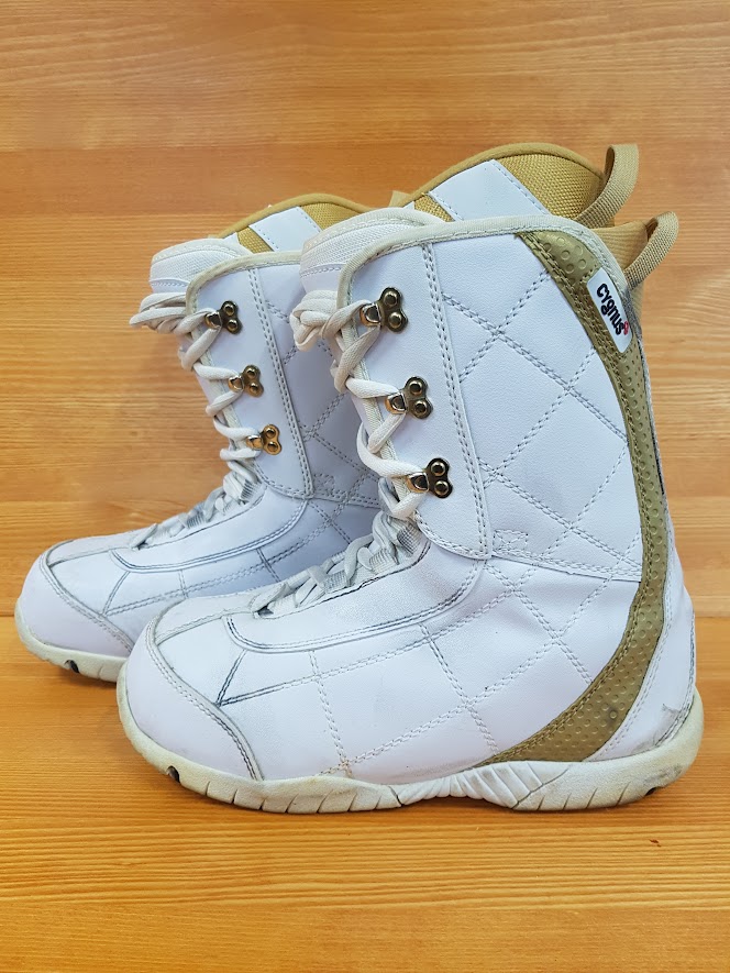 Použité snowboardové topánky CYGNUS 8
