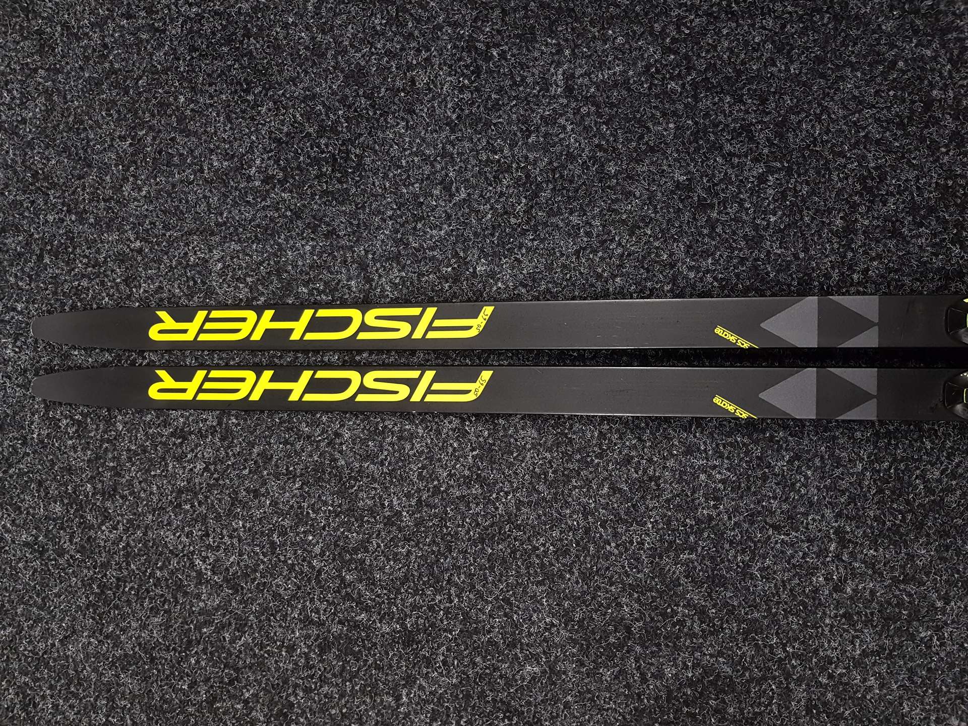 Použité bežecké lyže Fischer SCS Skate + NNN viazanie Fischer