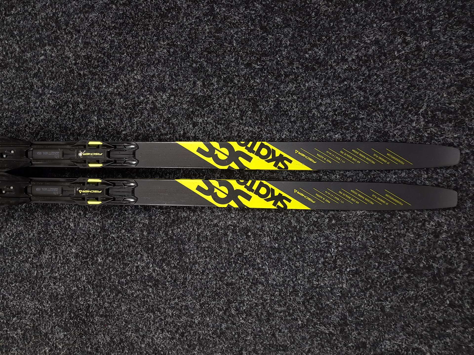 Použité bežecké lyže Fischer SCS Skate + NNN viazanie Fischer