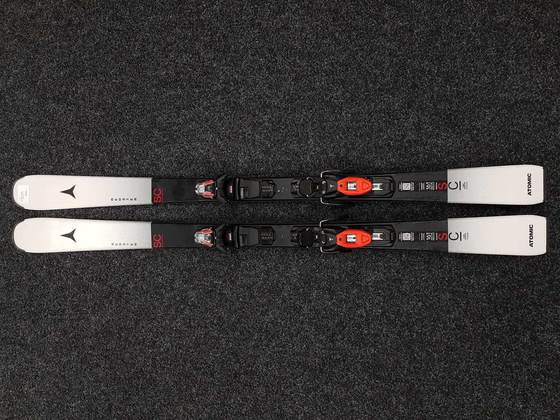 Použité lyže ATOMIC Redster SC + viazanie Atomic 10