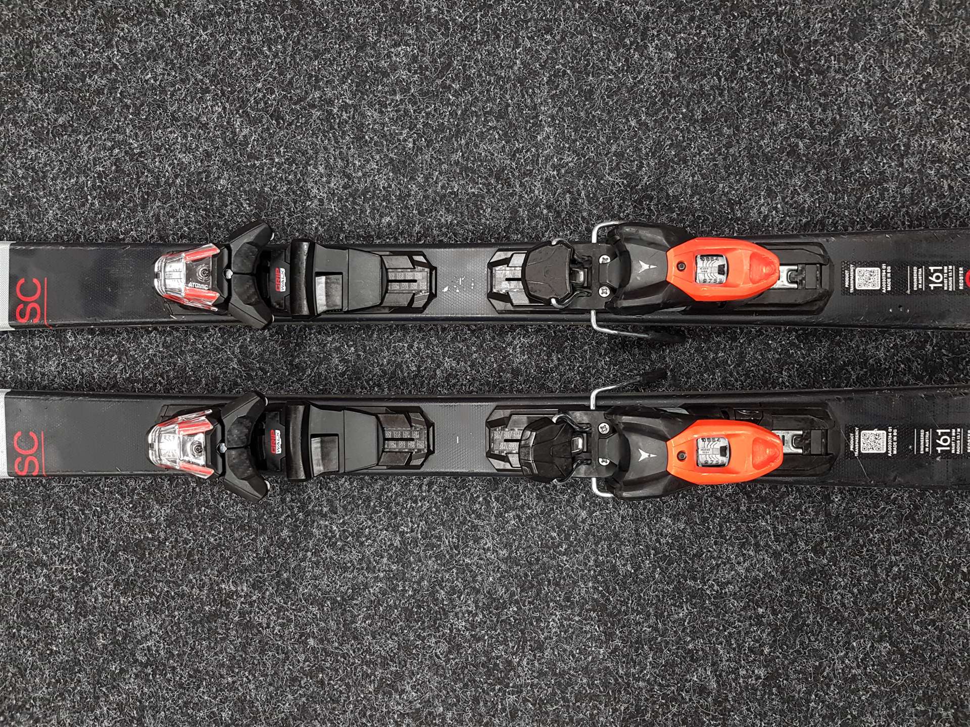 Použité lyže ATOMIC Redster SC + viazanie Atomic 10