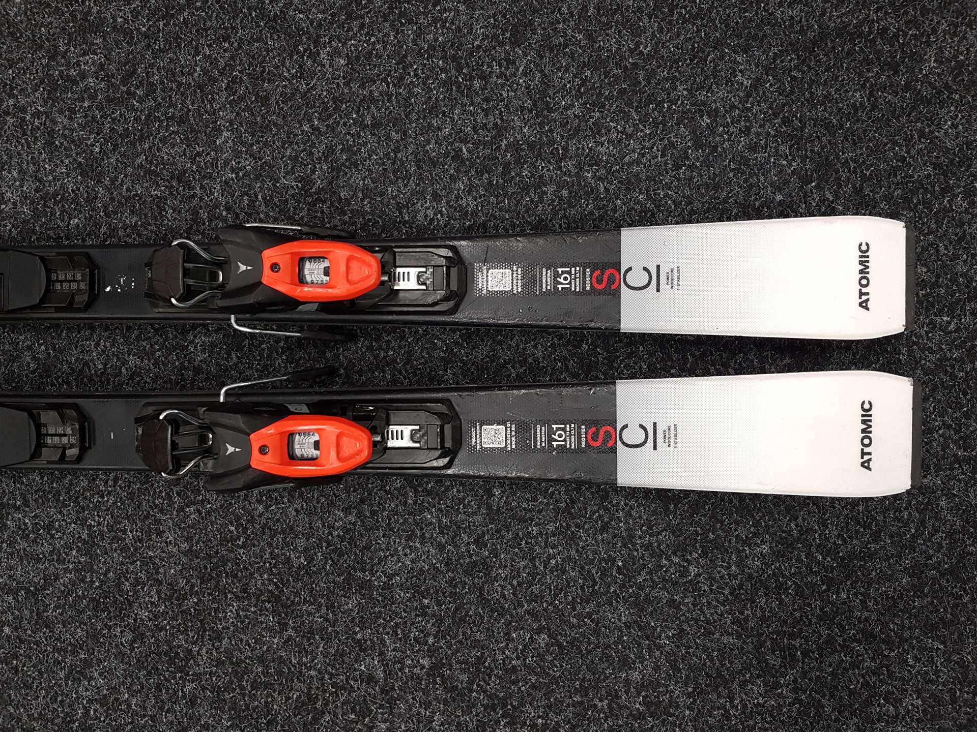 Použité lyže ATOMIC Redster SC + viazanie Atomic 10