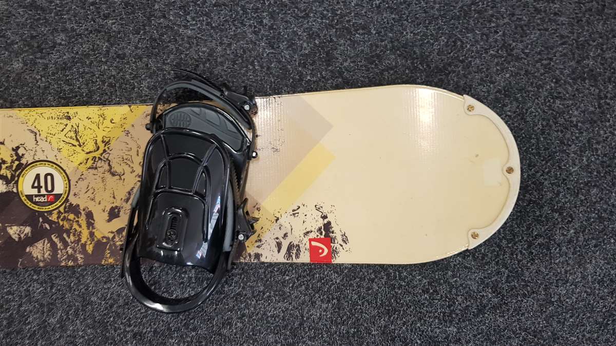 Bazárový snowboard Head