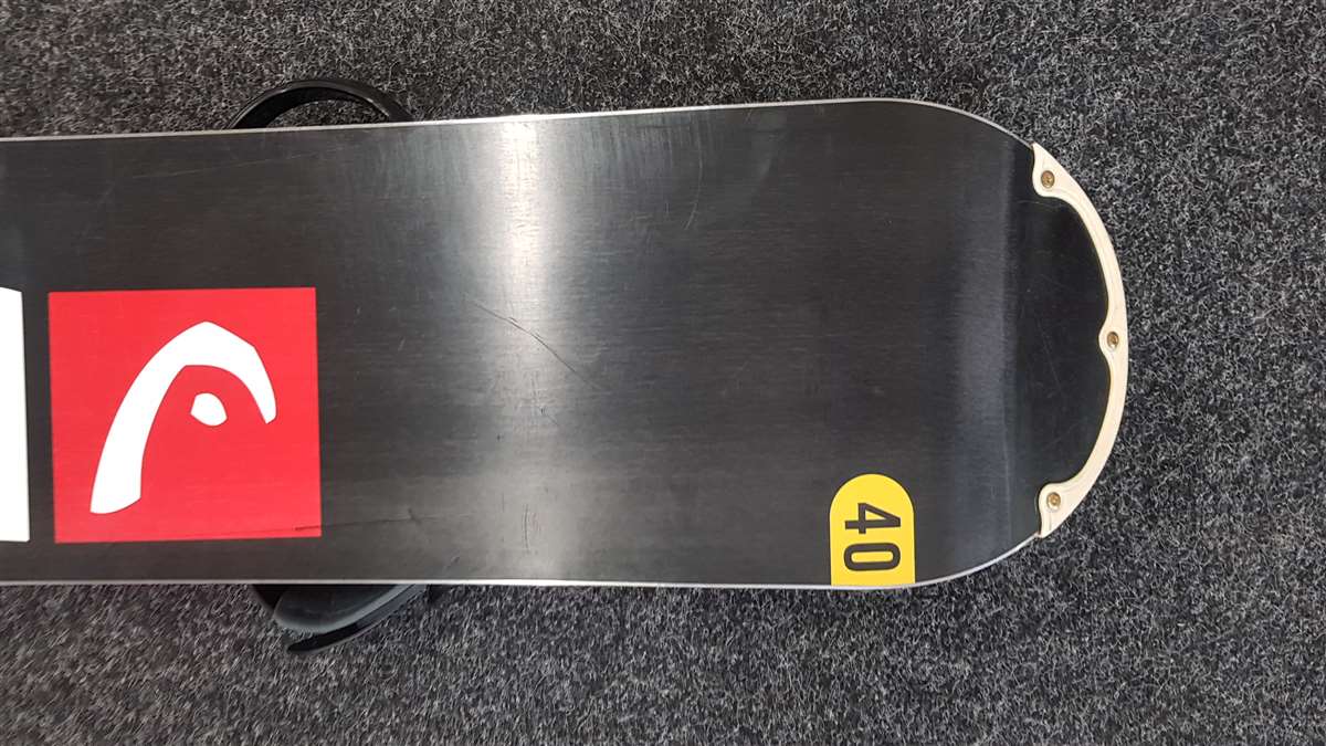 Bazárový snowboard Head