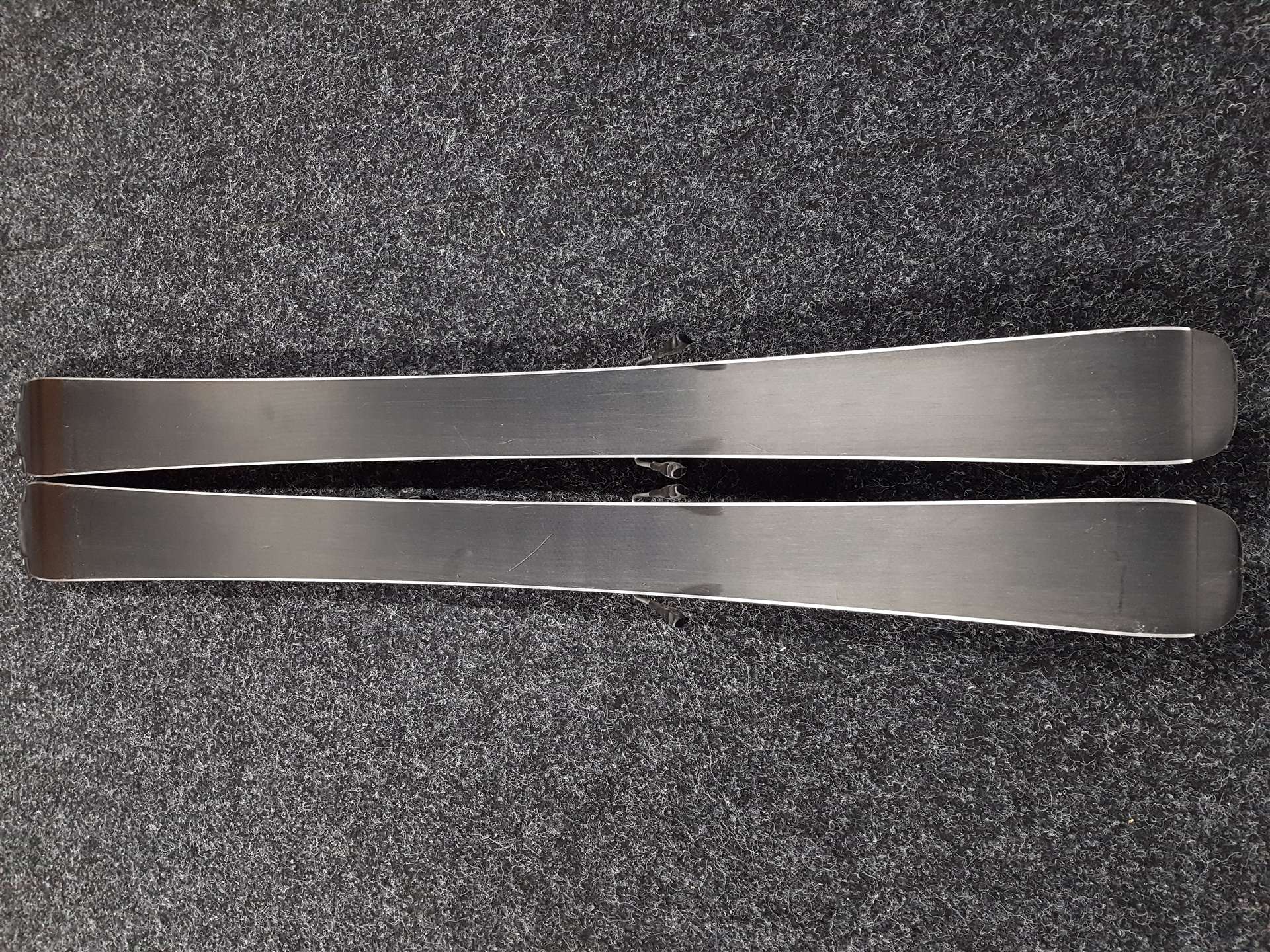 Použité detské lyže VOLKL Racetiger + viazanie Marker 4.5