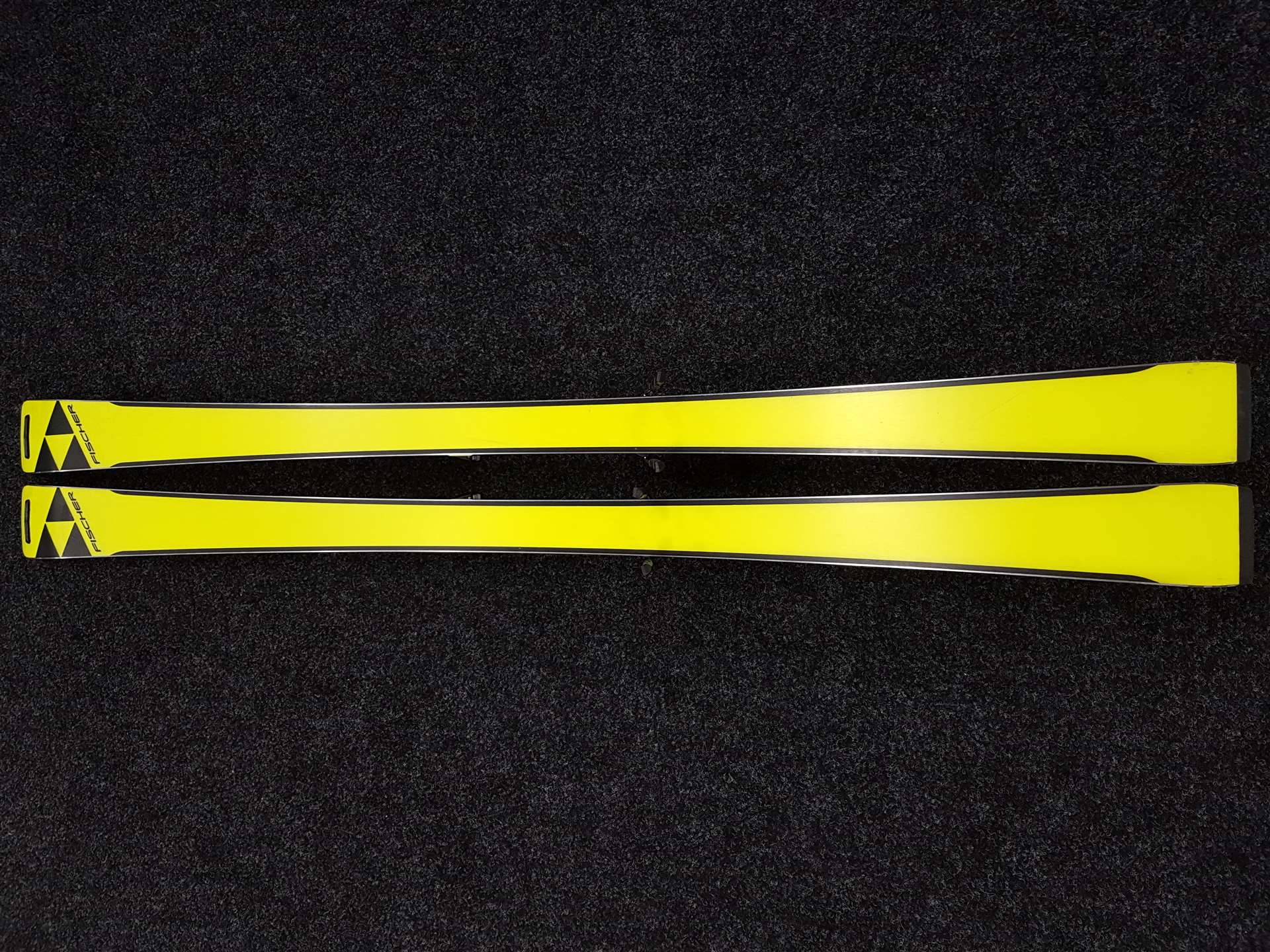 Použité lyže FISCHER RC 4 CT + viazanie Fischer Z13