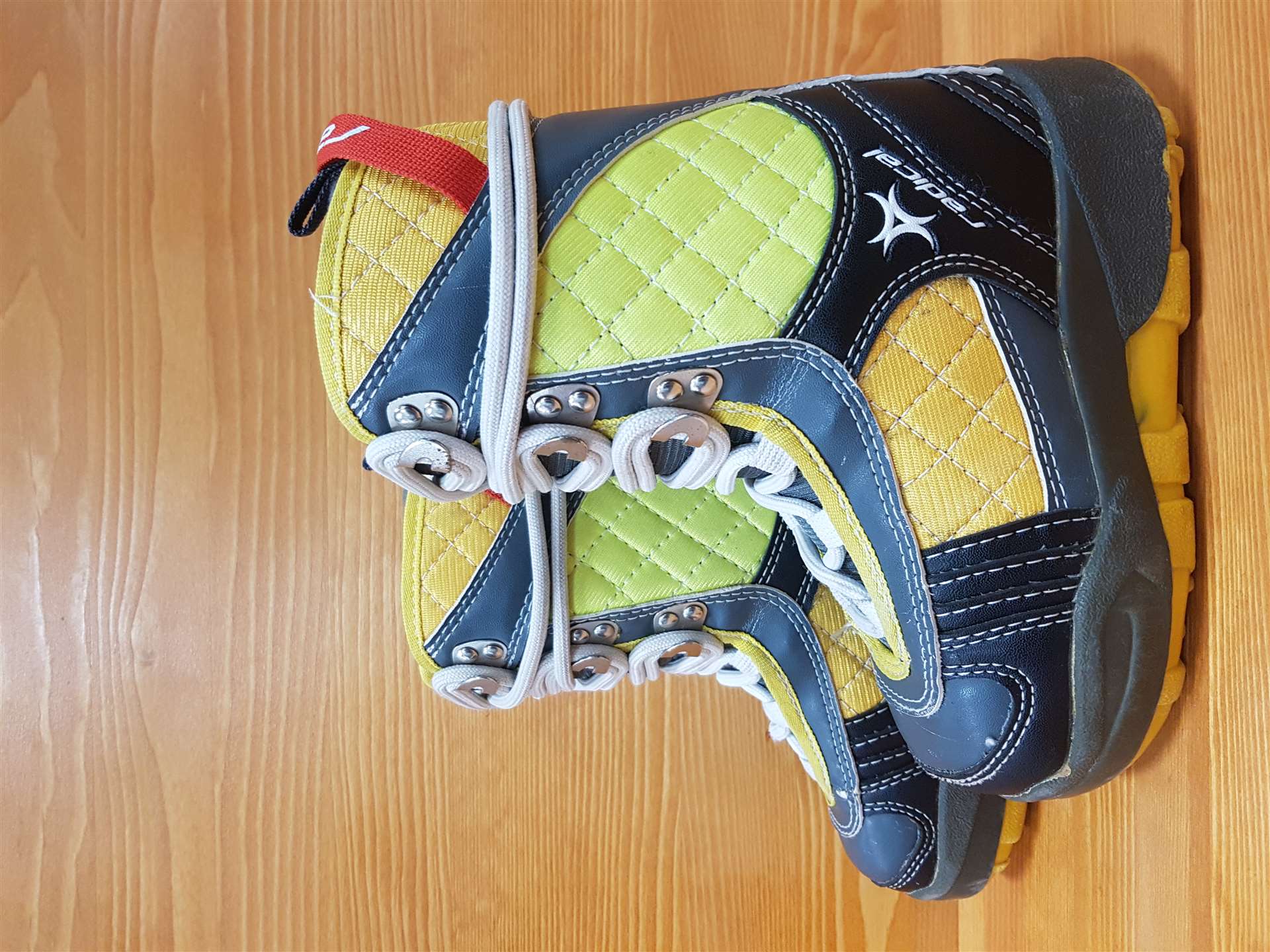 Použité snowboardové topánky RADICAL