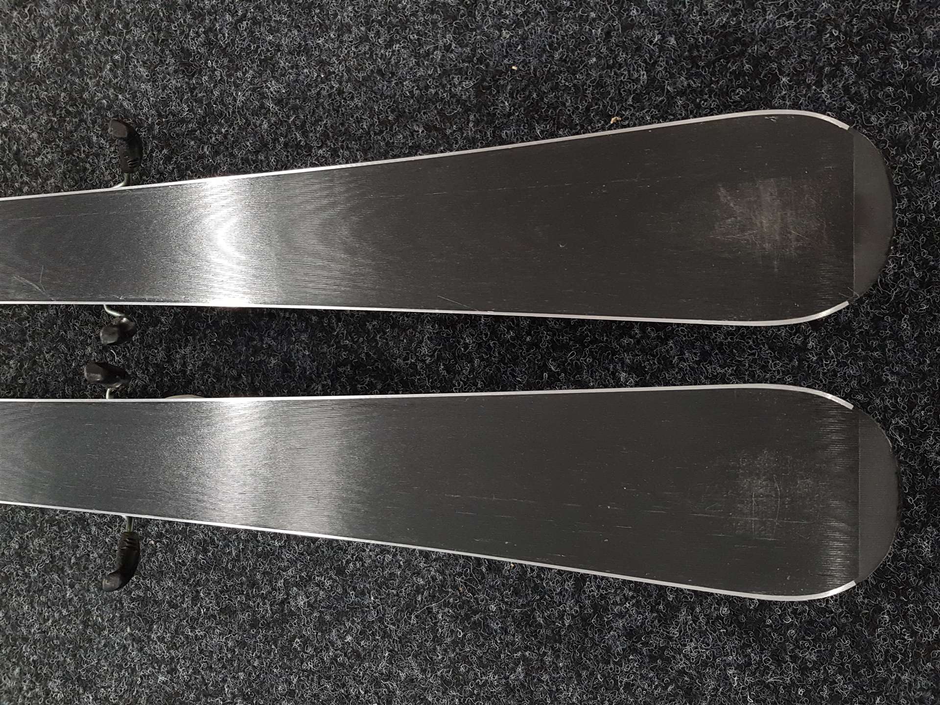 Použité lyže HEAD Super Shape + viazanie Head SLR 7.5