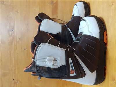 Použité snowboardové topánky BURTON Imprint