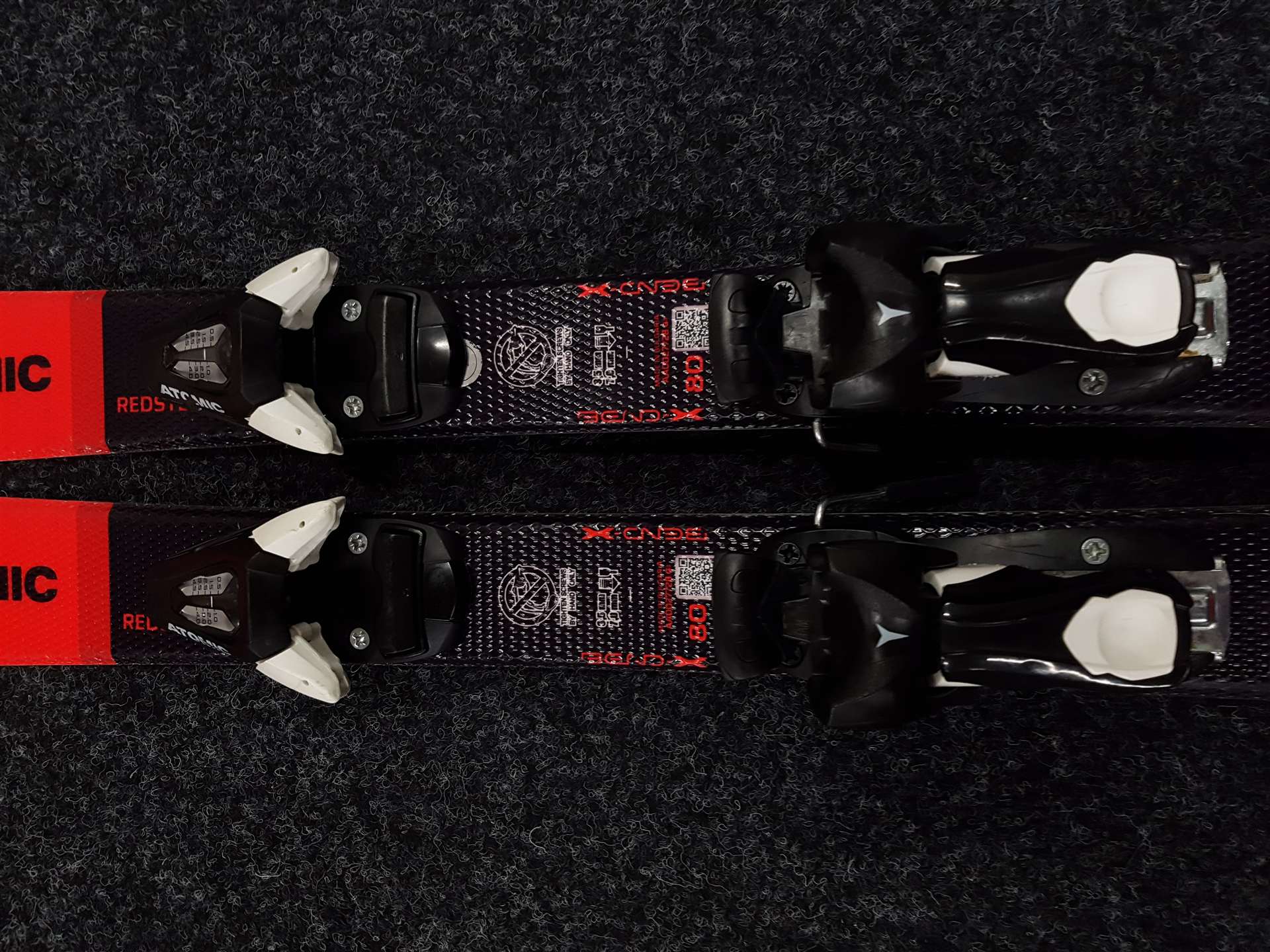 Použité lyže ATOMIC Redster J2  + viazanie Atomic C5 4,5