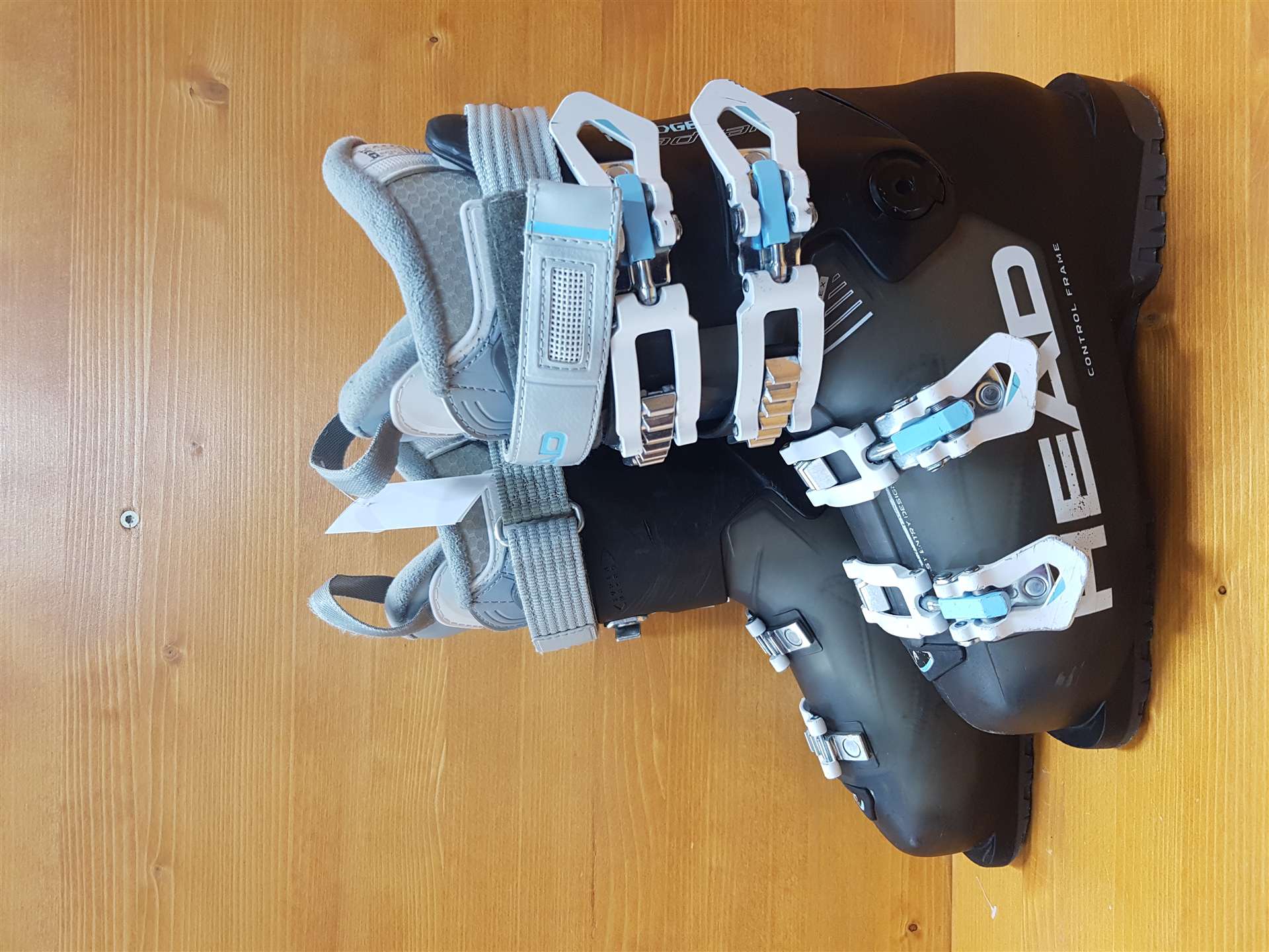 Použité lyžiarky HEAD Edge Advant 75