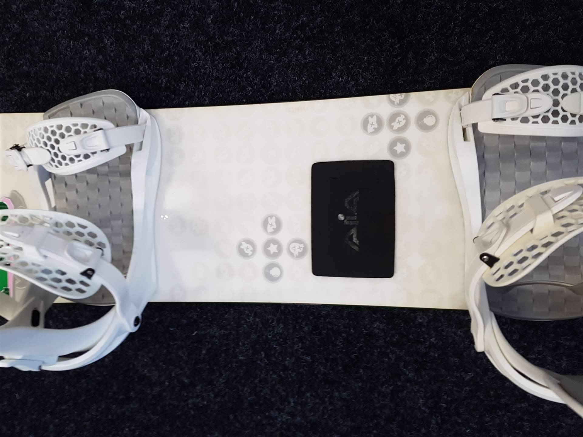 Použitý snowboard SALOMON Radiant + viazanie Gravity Rise veľkosť L