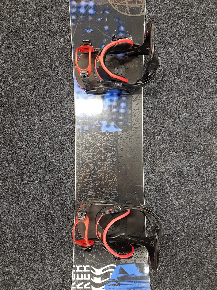 Použitý snowboard SALOMON Sleep Walker + viazanie Salomon veľkosť M