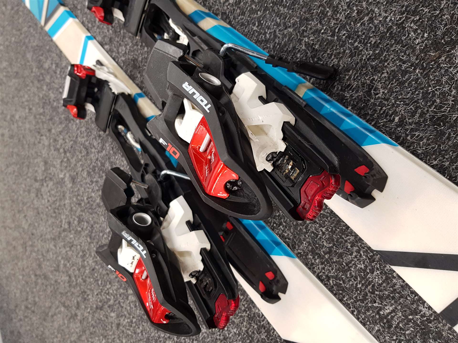 Použité skialpové lyže VOLKL QANIK + MARKER F10 TOUR + Použité pásy