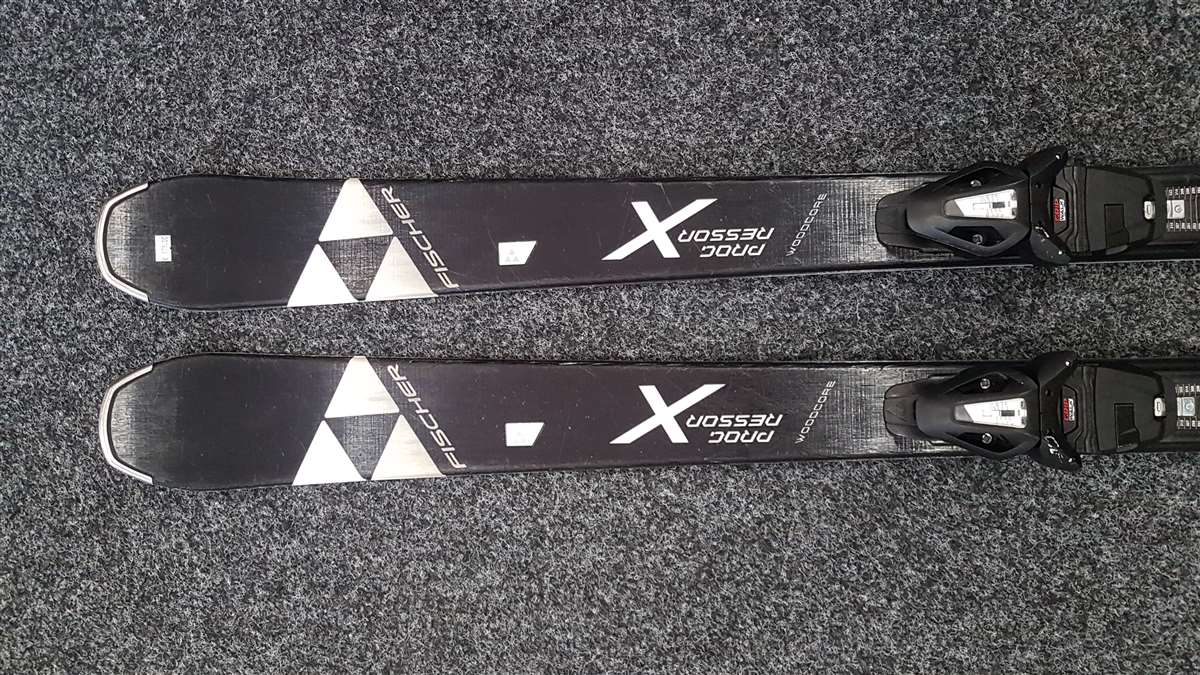 Jazdené lyže Fischer Progressor X + viazanie Fischer RS 10