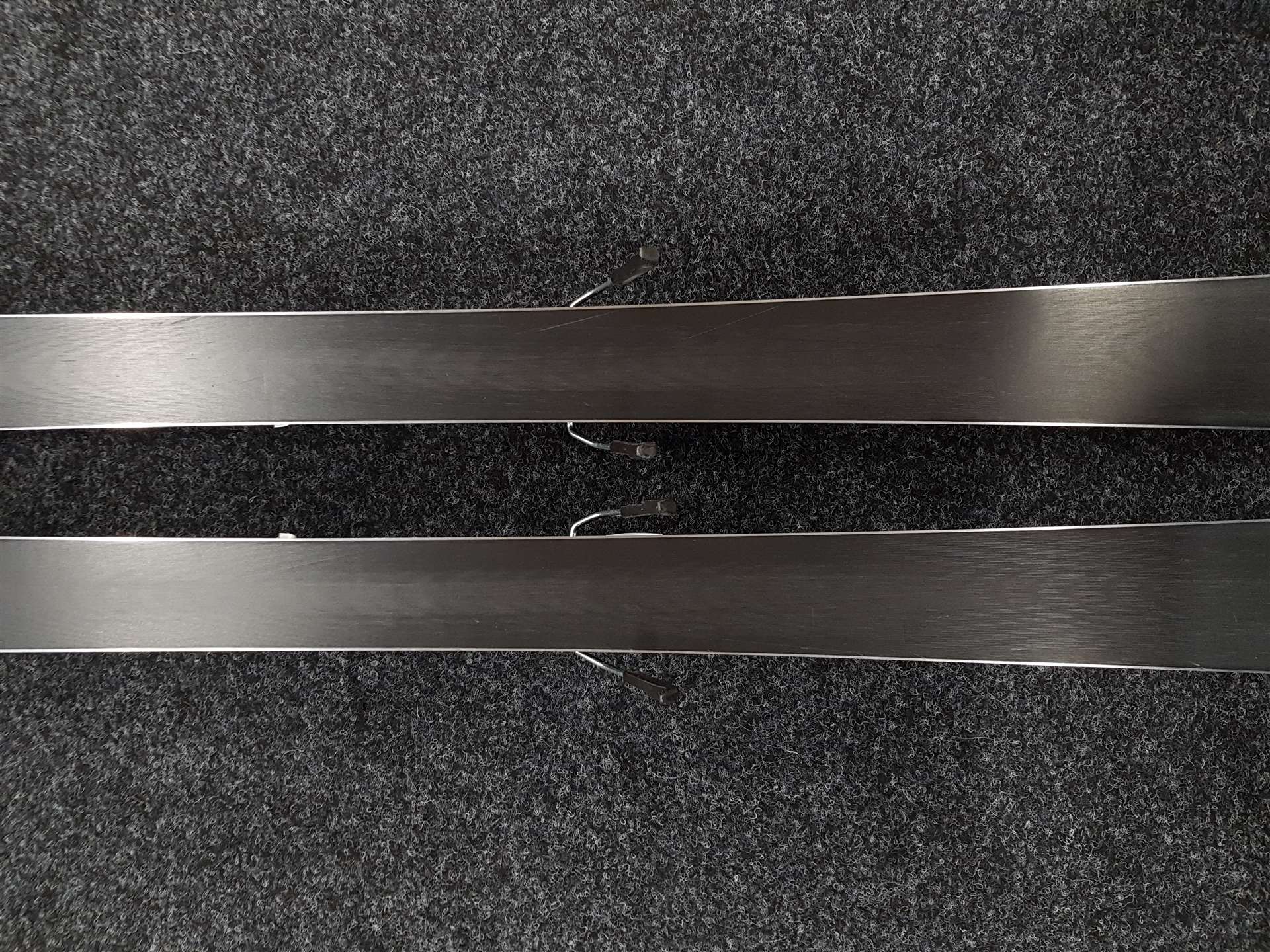 Použité lyže ROSSIGNOL Zenith  + viazanie Look Xpress 10