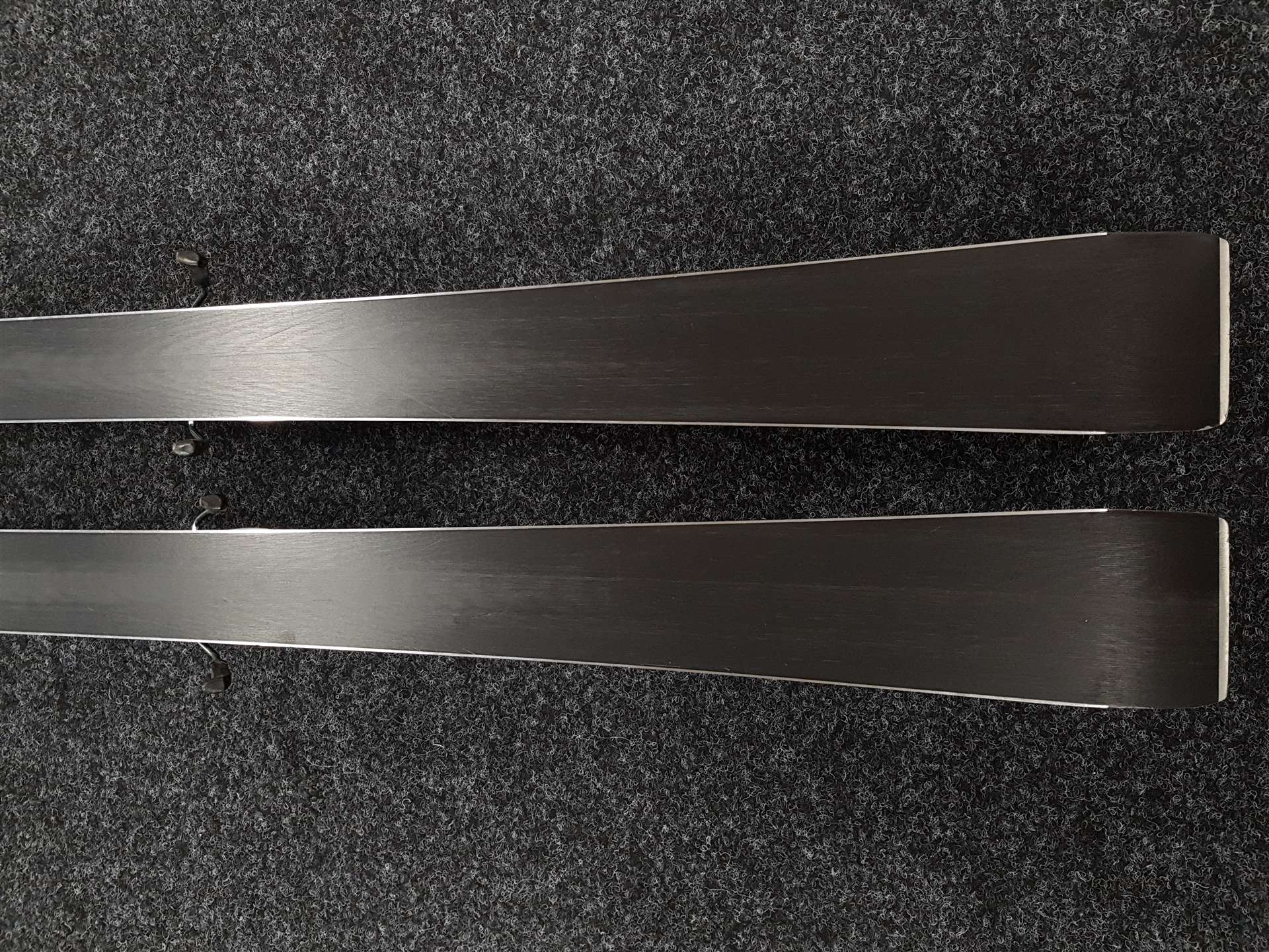 Použité lyže ROSSIGNOL Zenith  + viazanie Look Xpress 10