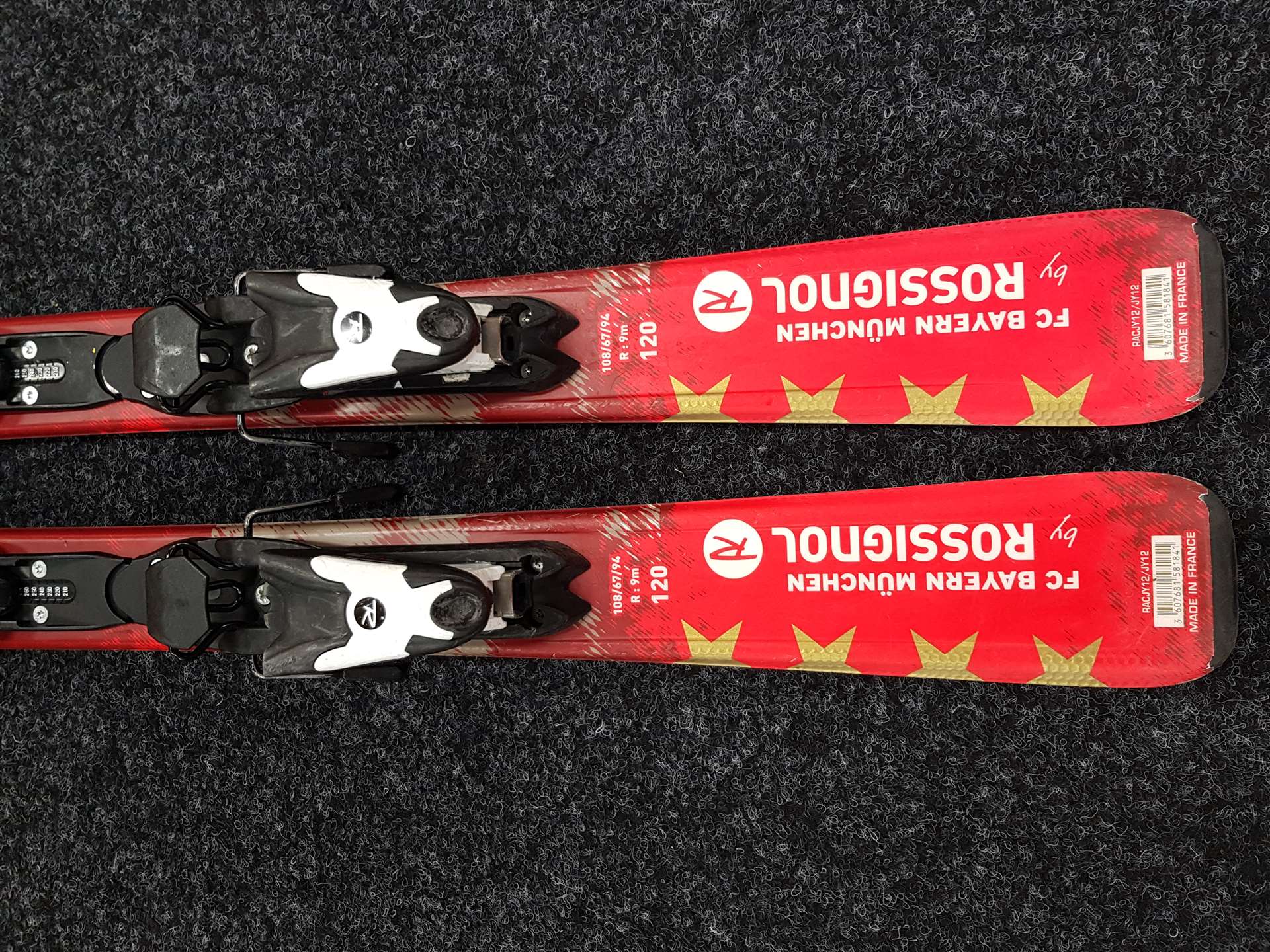Použité lyže ROSSIGNOL FC Bayern Munchen +  viazanie Rossignol Xelium