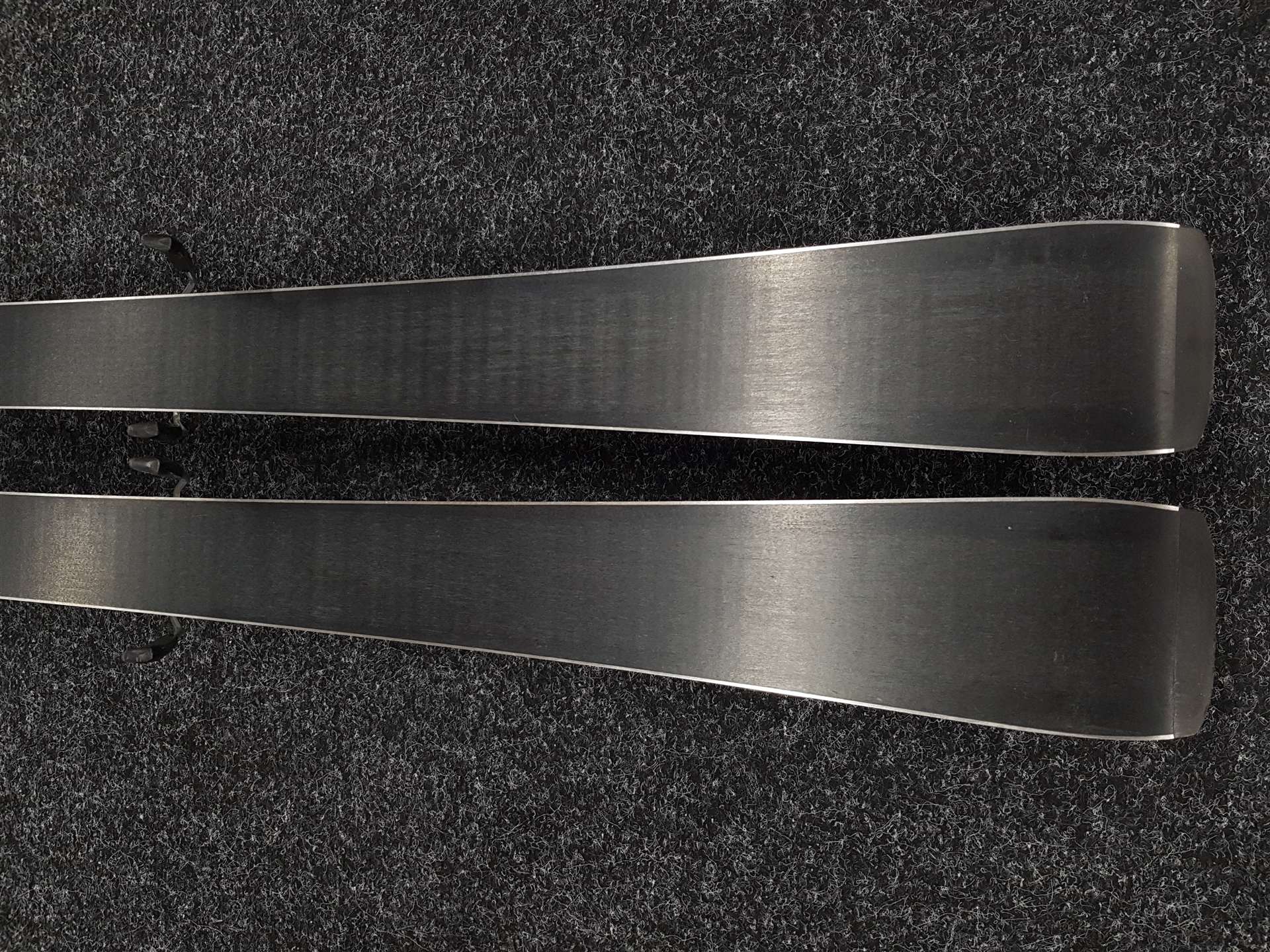 Použité lyže ROSSIGNOL Nova.7 LTD + viazanie Look XPress 11