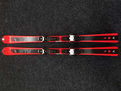 Použité lyže McKinley Pulse + viazanie McKinley JW 5.5