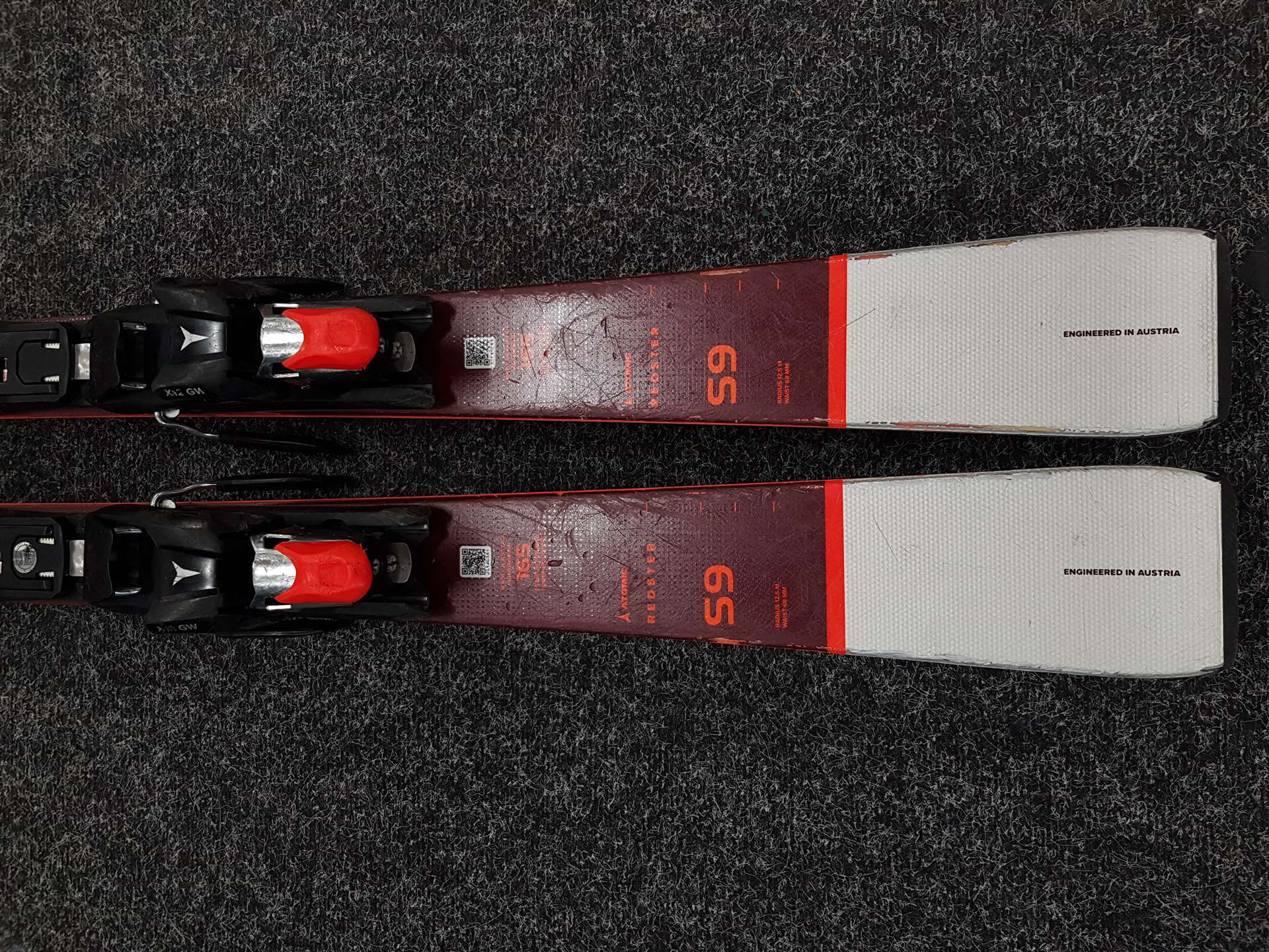 Použité lyže ATOMIC Redster S9
