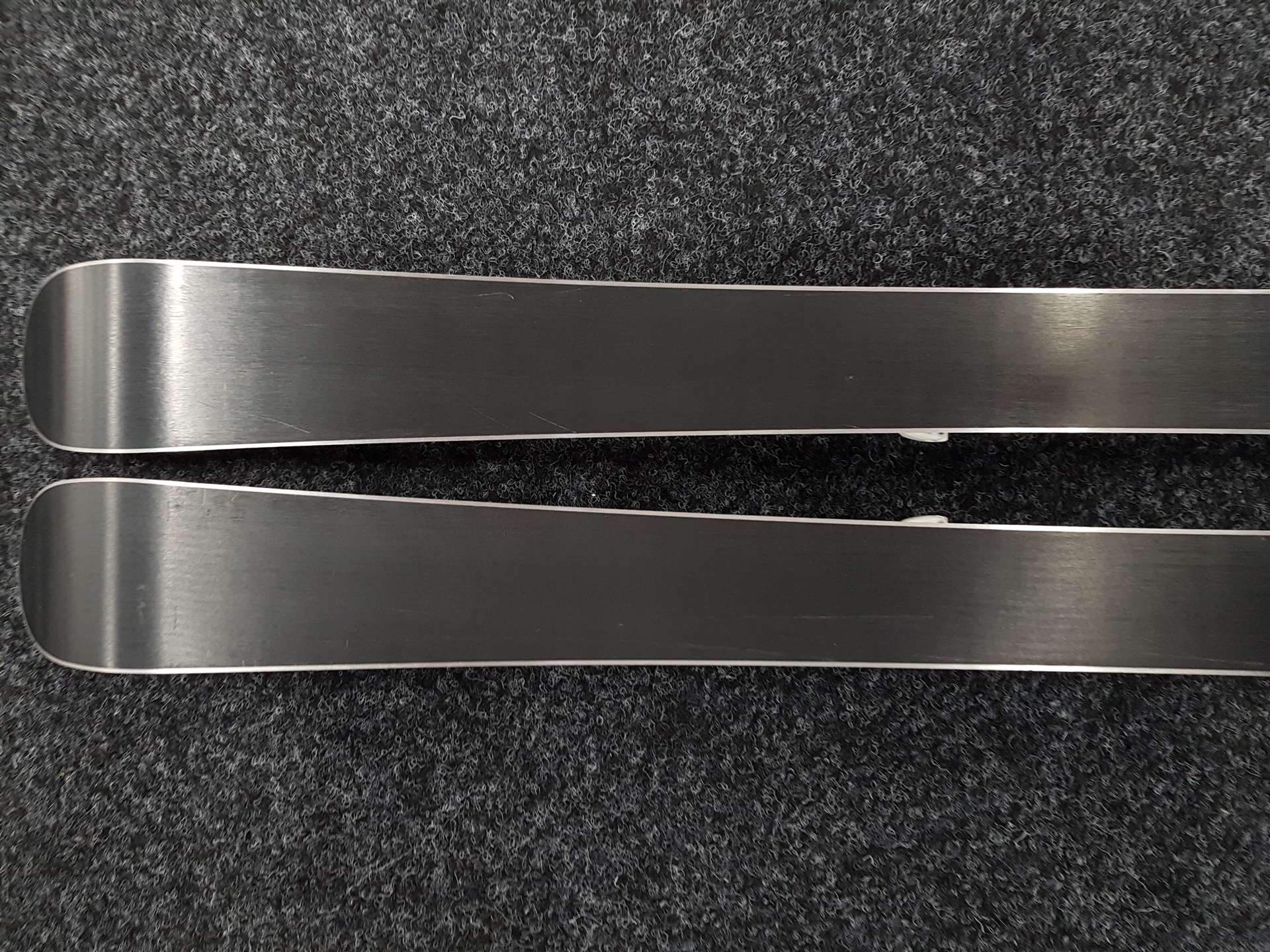 Použité lyže ELAN Formula + viazanie Elan EL 4.5