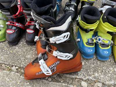 Veľkoobchodný balík použitých lyžiarskych topánok - odber od 10 ks