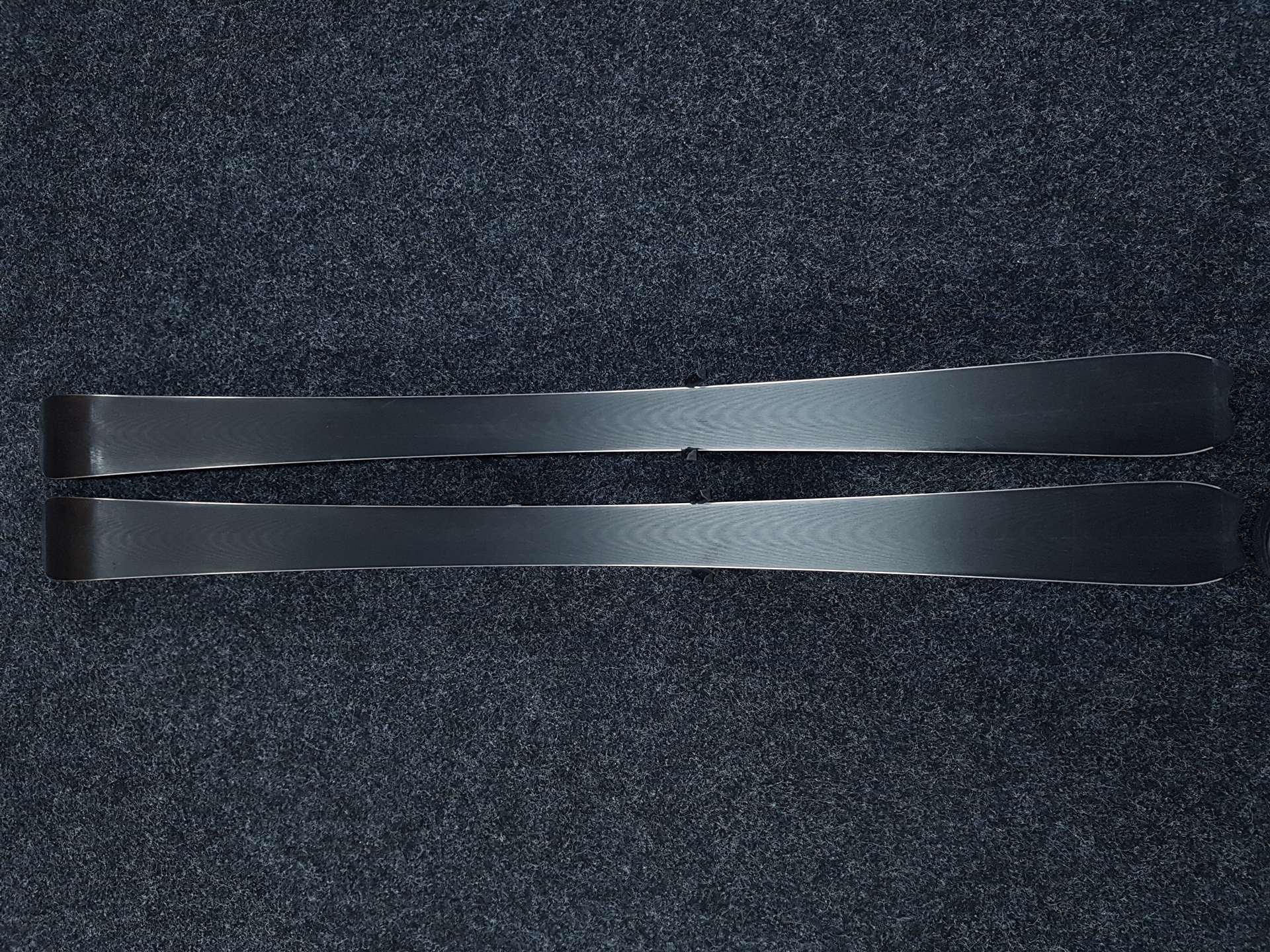 Použité lyže SALOMON SPACEFRAME + viazanie Salomon 5711