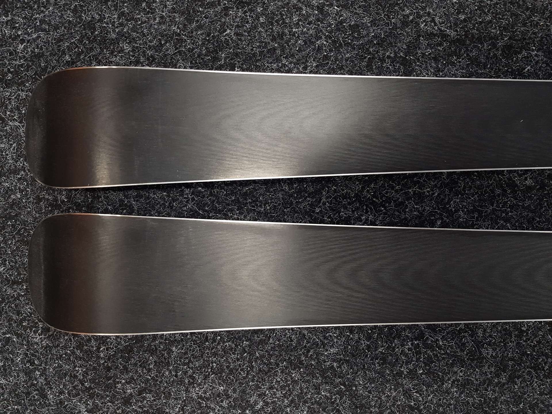 Použité lyže SALOMON SPACEFRAME + viazanie Salomon 5711