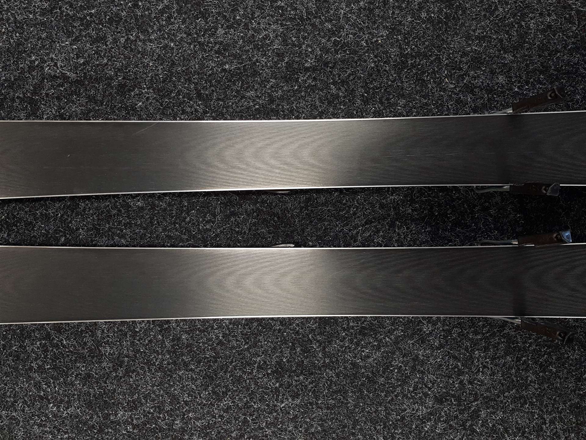 Použité lyže SALOMON SPACEFRAME + viazanie Salomon 5711