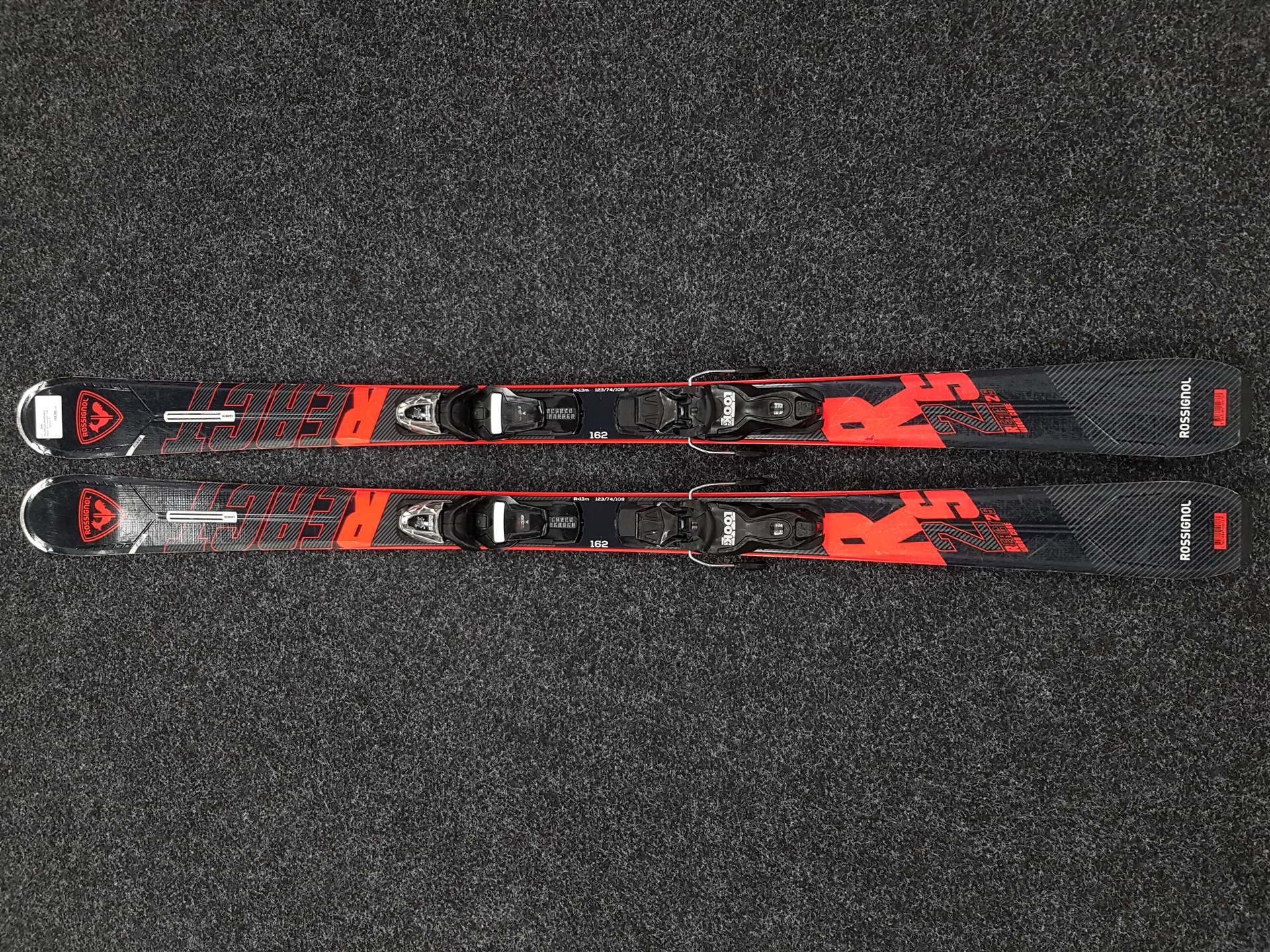 Použité lyže ROSSIGNOL React 2S + viazanie Look Xpress 10