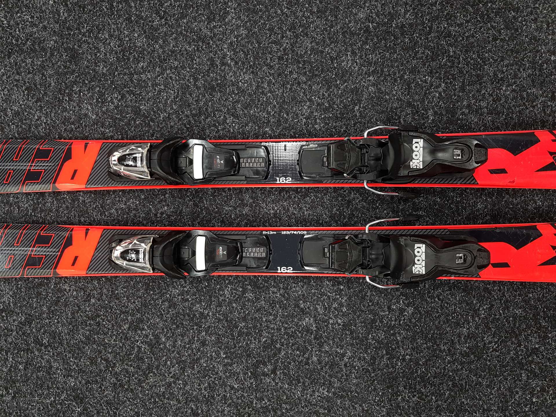 Použité lyže ROSSIGNOL React 2S + viazanie Look Xpress 10